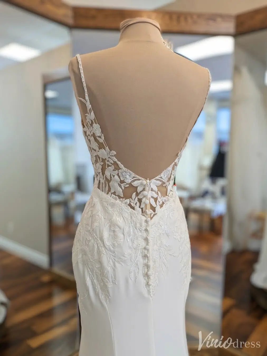 Lace Appliqued Crepe Mermaid Wedding Dress with Plunging Neckline and Asymmetric Lace Train – VW2543-wedding dresses 2025 -Viniodress-Ivory-Custom Size-