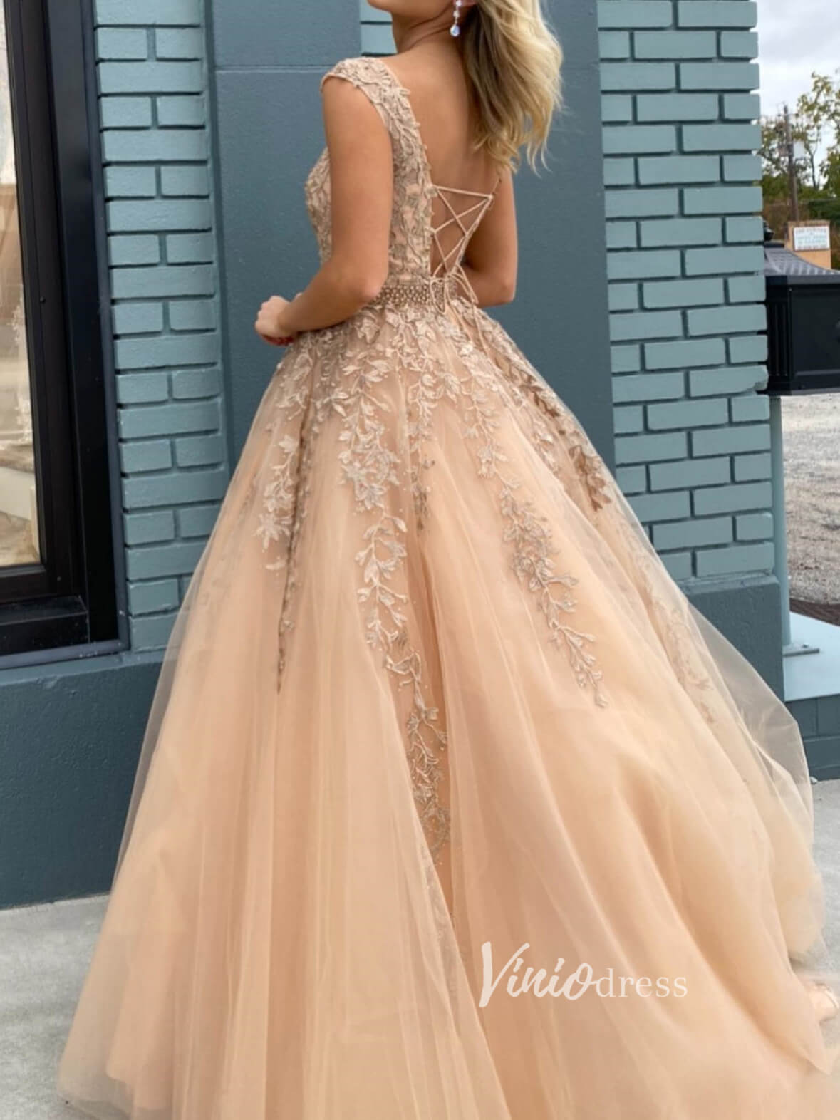 Lace Appliqued Tulle A-Line Prom Dress with Beaded Waist, Boat Neck & –  Viniodress
