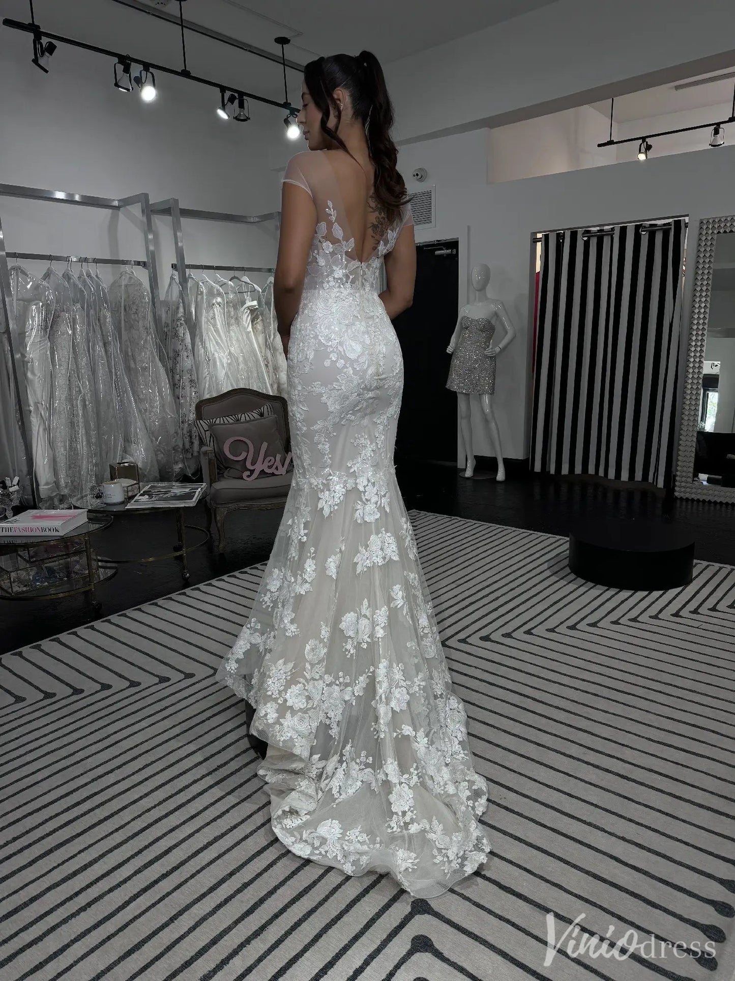 Lace Mermaid Wedding Dress with Illusion Tulle Sleeves & Floral Appliqué – VW2508-wedding dresses 2025 -Viniodress-White-Custom Size-