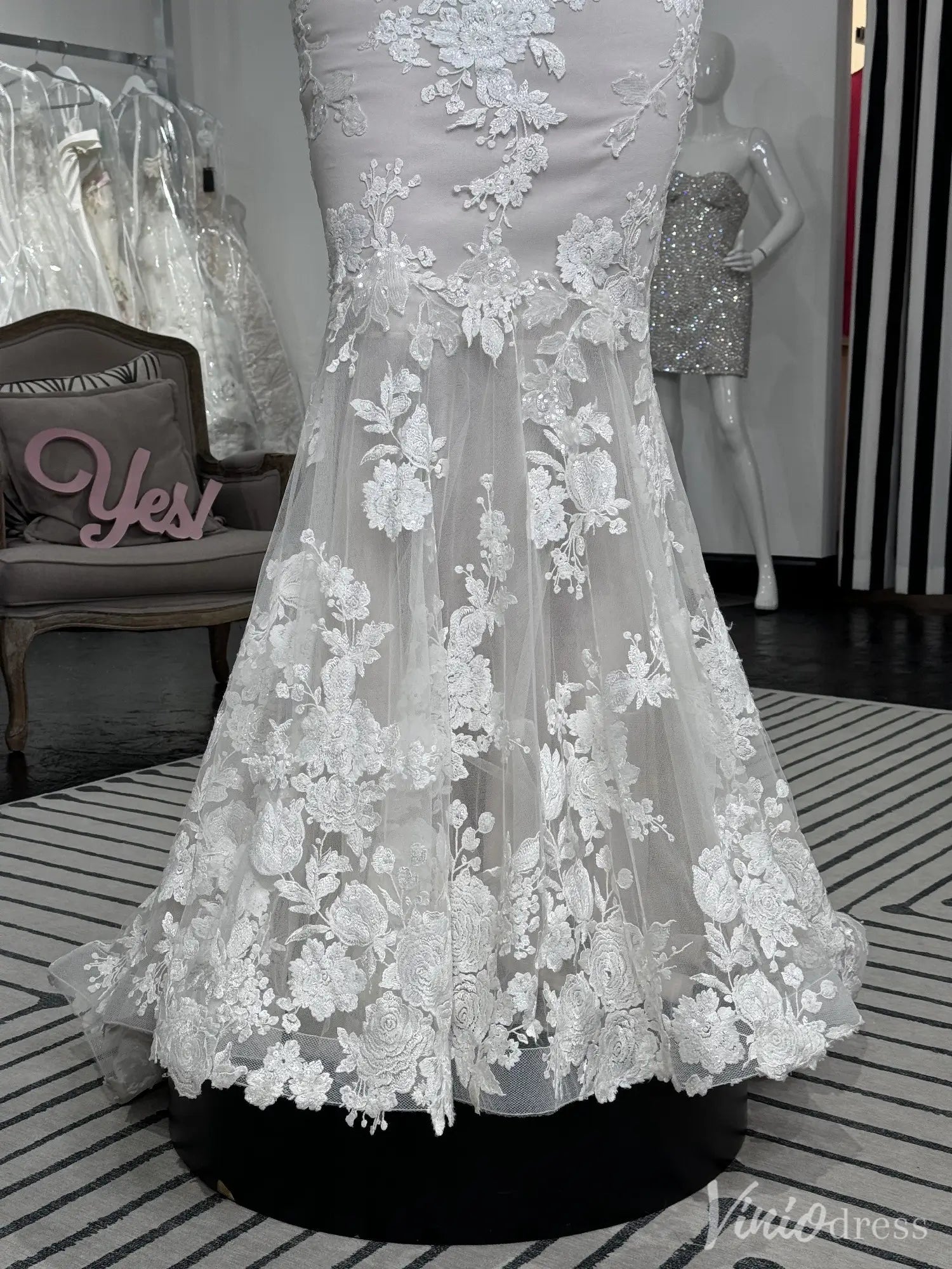 Lace Mermaid Wedding Dress with Illusion Tulle Sleeves & Floral Appliqué – VW2508-wedding dresses 2025 -Viniodress-White-Custom Size-