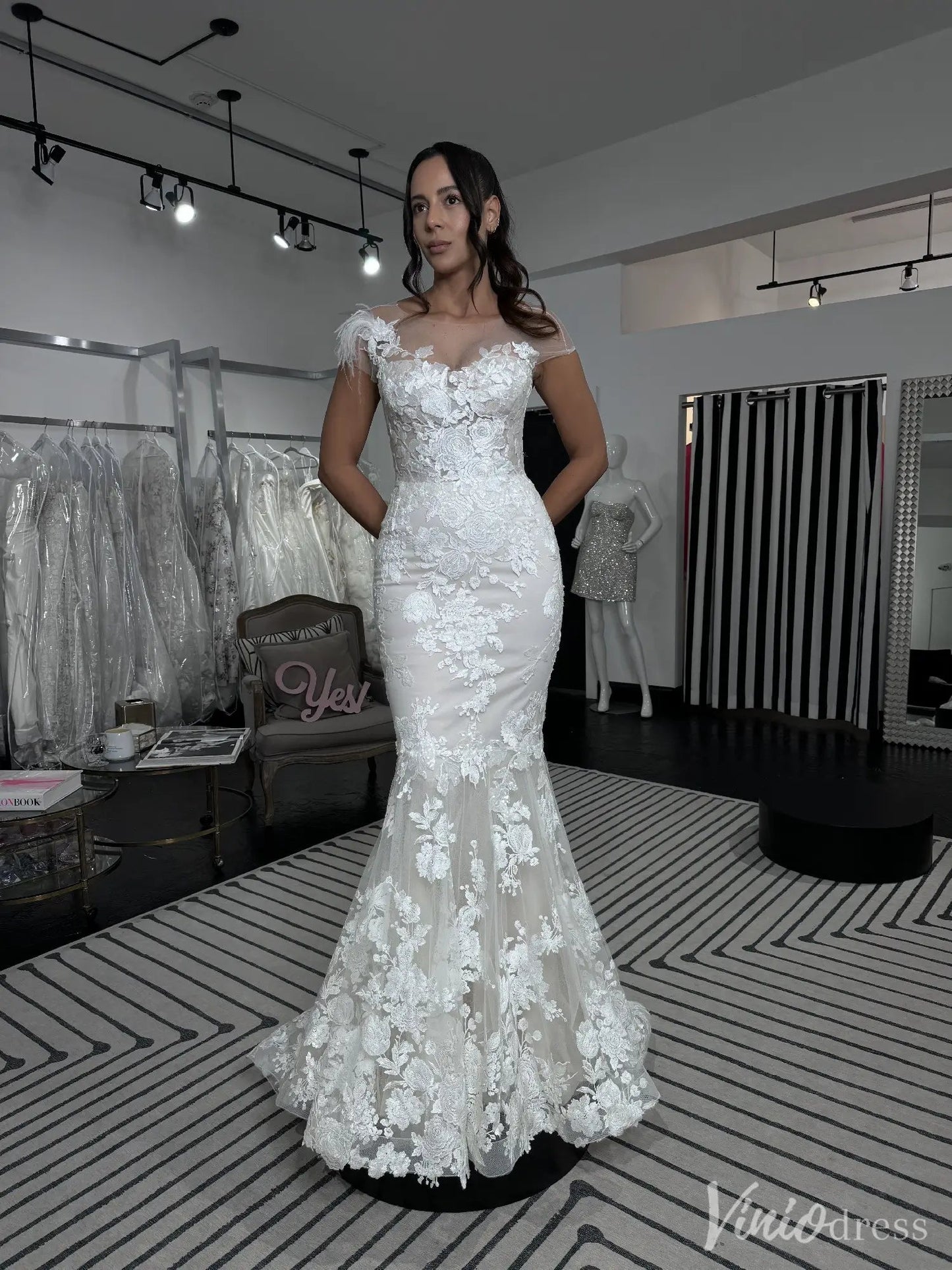 Lace Mermaid Wedding Dress with Illusion Tulle Sleeves & Floral Appliqué – VW2508-wedding dresses 2025 -Viniodress-White-Custom Size-