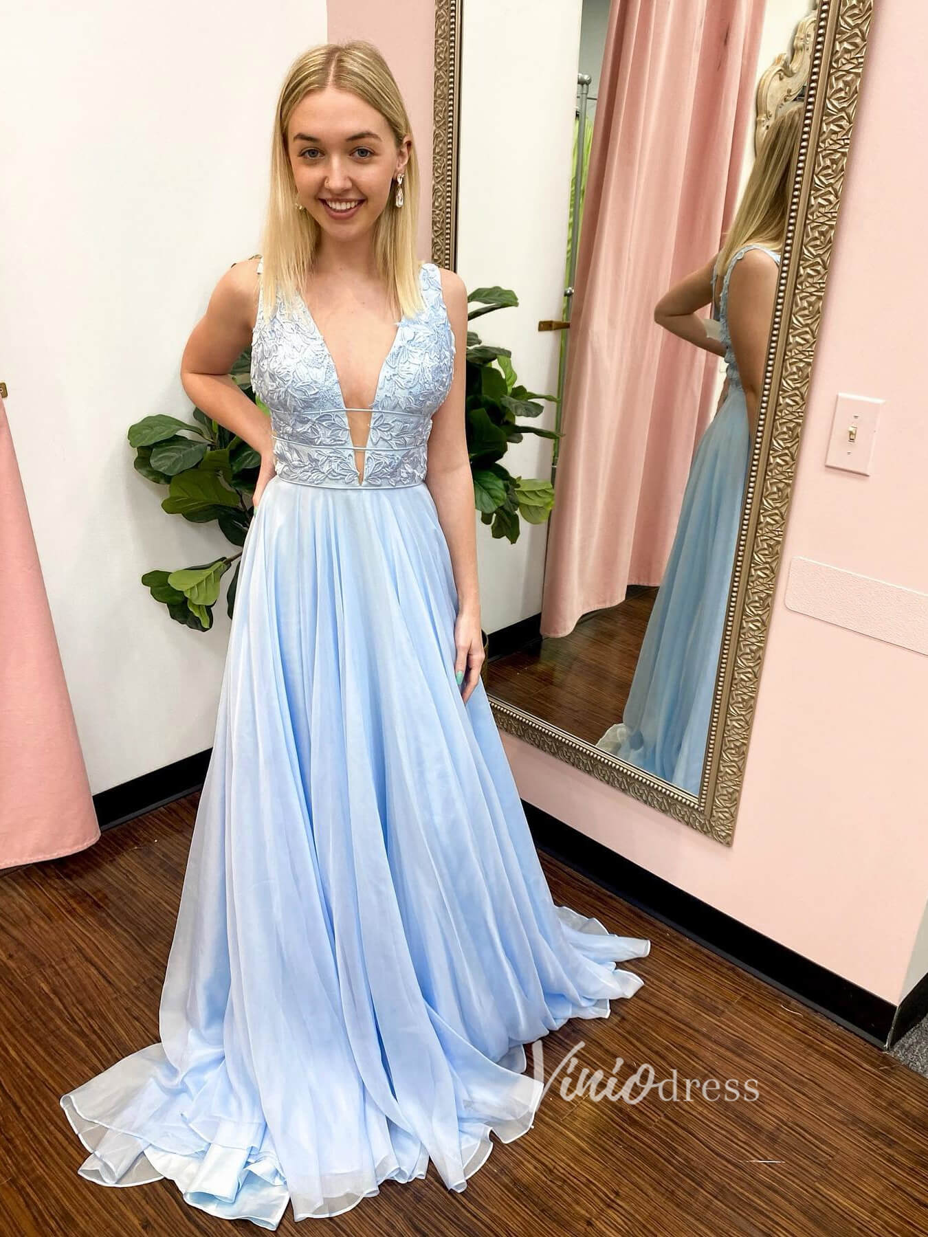 Prom Dress 2025 Light Blue Chiffon Prom Dresses Plunging V-Neck FD2713-unique prom dresses-Light Blue-Custom Size-Viniodress