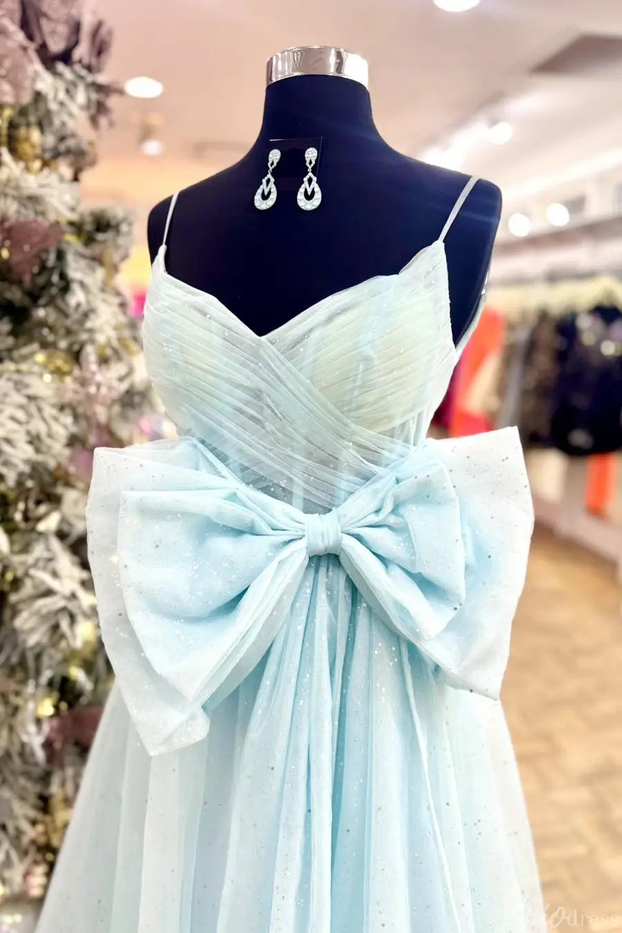 Light Blue Tulle Ball Gown with Spaghetti Straps, Sparkly Overlay & Oversized Satin Bow – AE1003-Quinceanera Dresses 2025 -Viniodress-Light Blue-Custom Size-