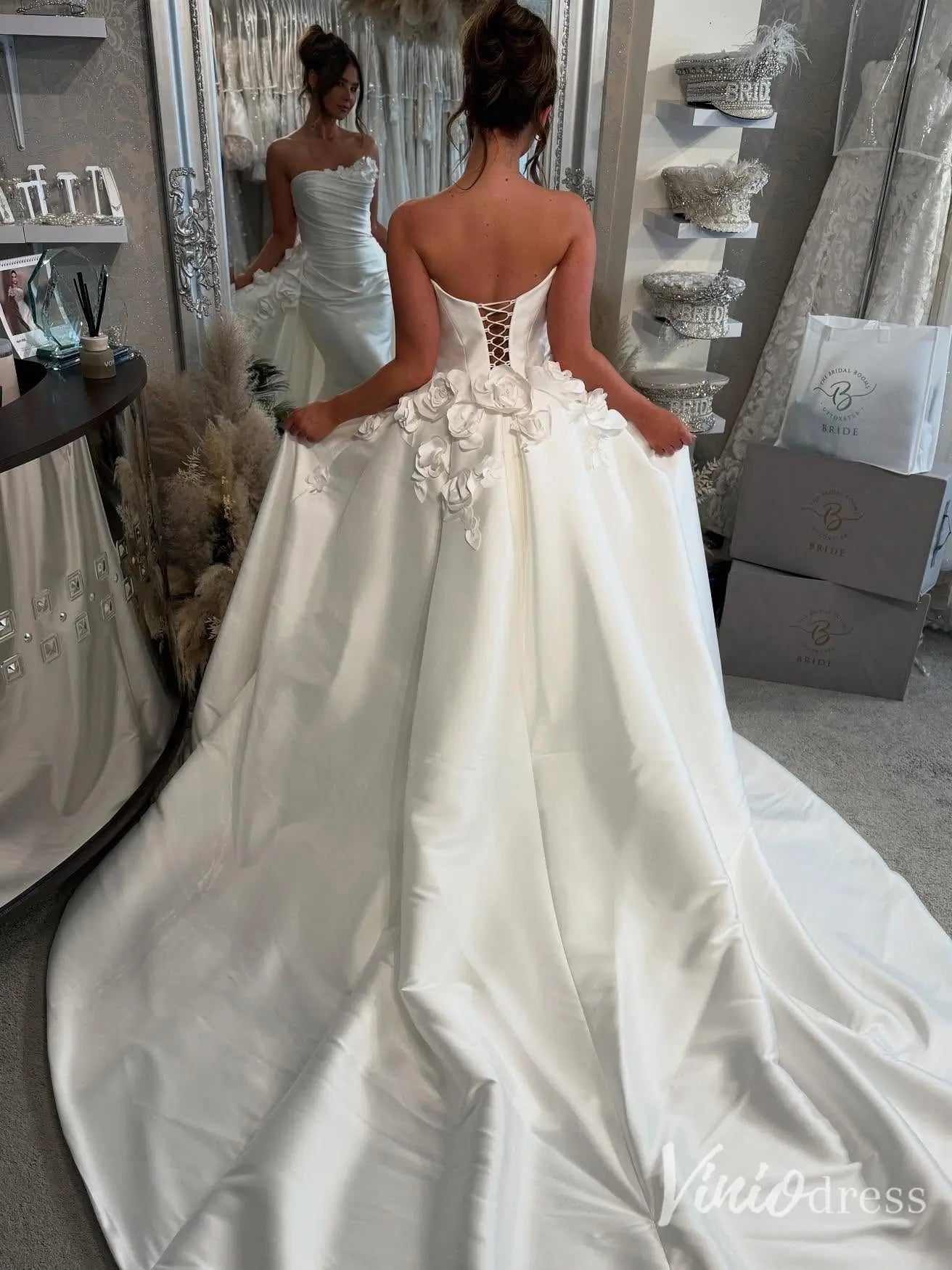 Luxury 2 in 1 Satin Mermaid Wedding Dresses with Detachable Overskirt, Handmade Flower Appliques, Chapel Train, Ruched Bodice – VW2610-wedding dresses 2025 -Viniodress-Ivory-Custom Size-