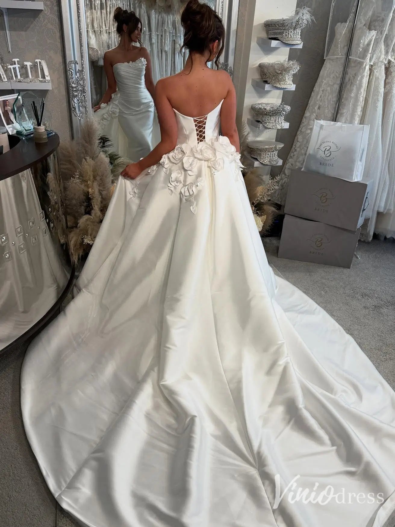 Luxury 2 in 1 Satin Mermaid Wedding Dresses with Detachable Overskirt, Handmade Flower Appliques, Chapel Train, Ruched Bodice – VW2610-wedding dresses 2025 -Viniodress-Ivory-Custom Size-