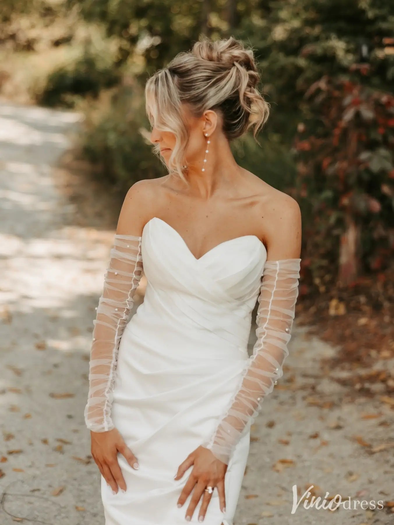 Modern Satin Mermaid Wedding Dress with Slit, Sweetheart Neckline, Sheer Pearl Sleeves – VW2606-wedding dresses 2025 -Viniodress-Ivory-Custom Size-