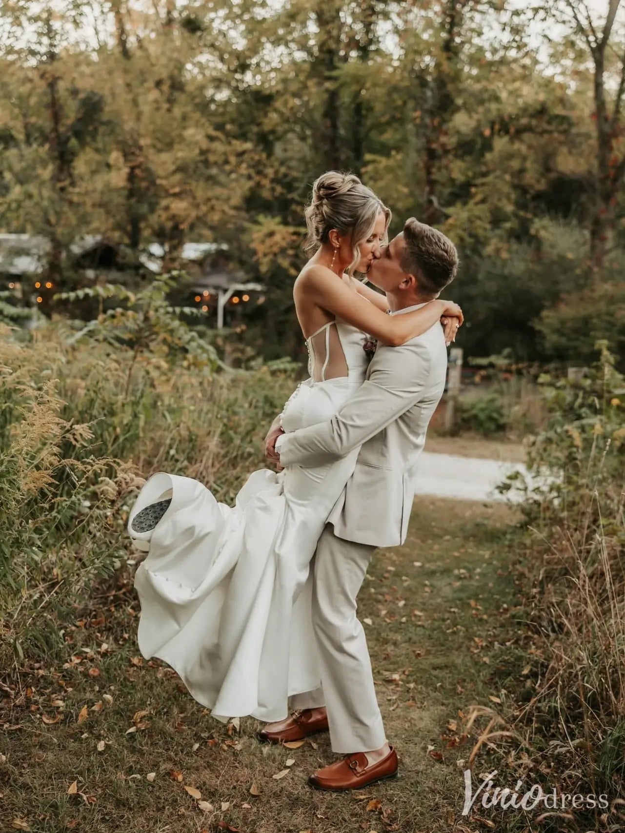 Modern Satin Mermaid Wedding Dress with Slit, Sweetheart Neckline, Sheer Pearl Sleeves – VW2606-wedding dresses 2025 -Viniodress-Ivory-Custom Size-