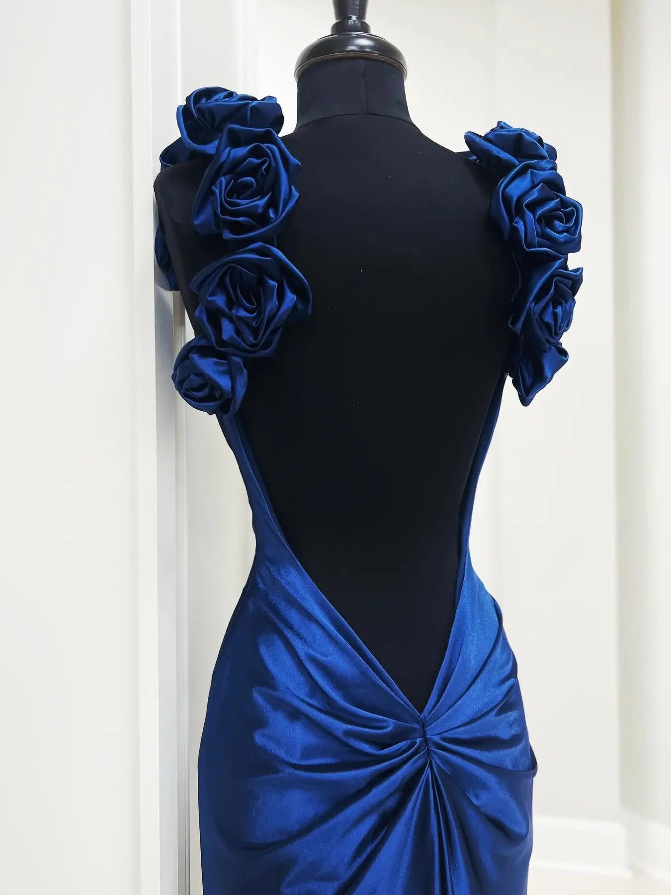 Navy Blue Satin Sheath Prom Dress with 3D Flower, Sweetheart Neckline & Open Back – Style FD6056-prom dresses 2025 -Viniodress-Navy Blue-Custom Size-