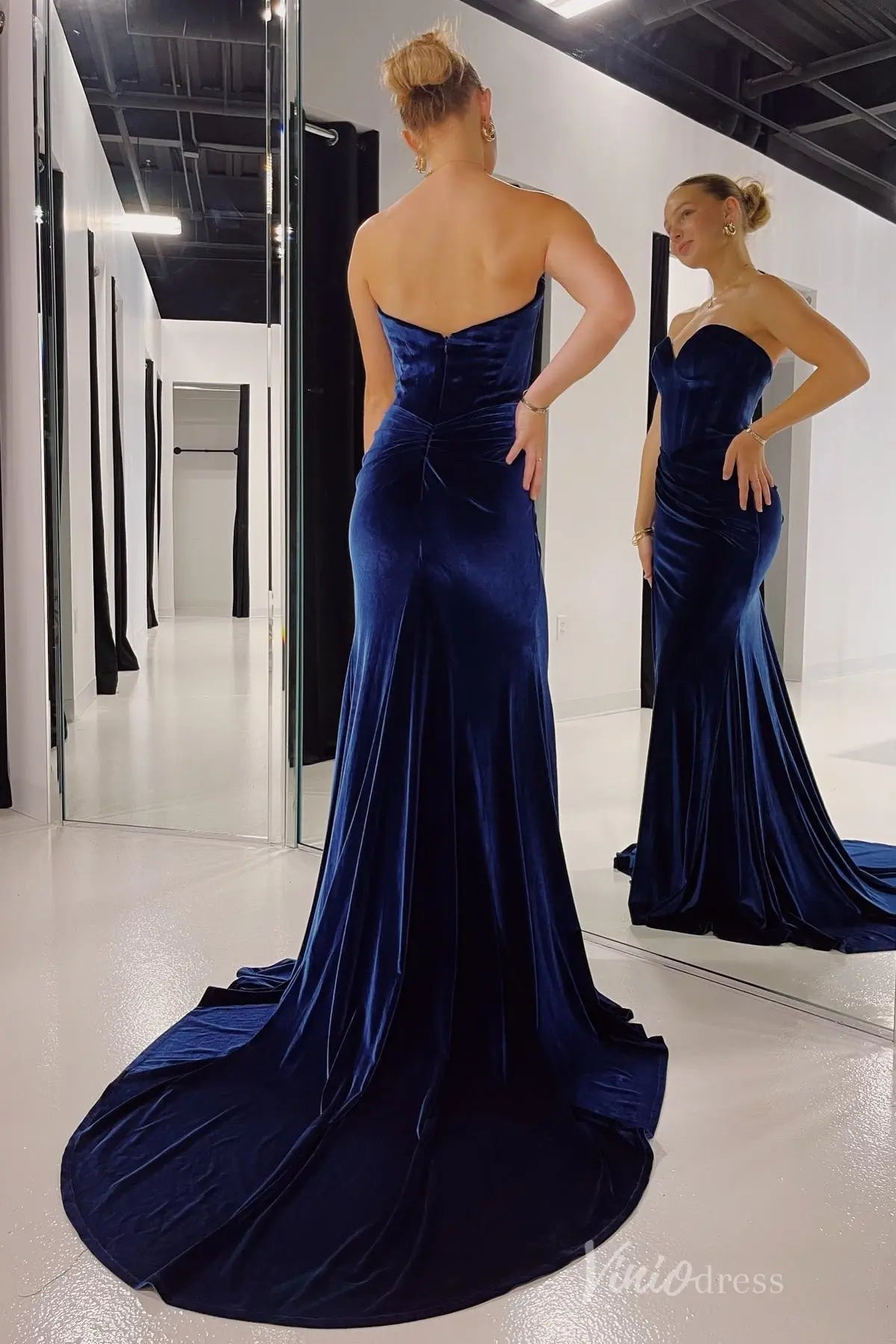 Navy Blue Velvet Strapless Prom Dress with Sweetheart Neckline, High Slit, Sweep Train – SS026-Prom Dresses 2025 -VINIODRESS-Navy-Custom Size-