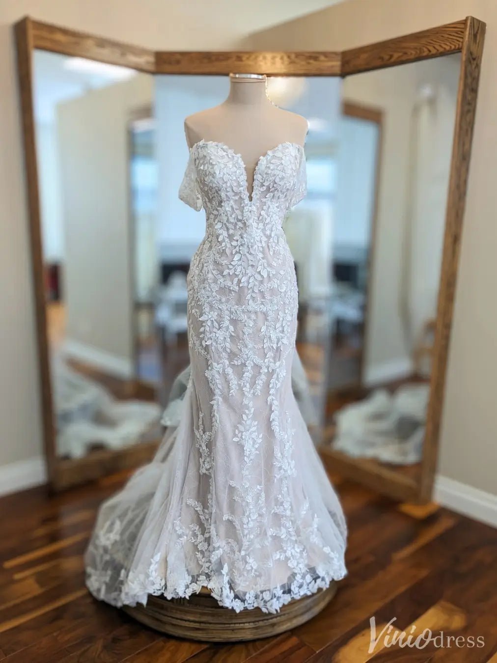 Off Shoulder Lace Mermaid Wedding Dress with Plunging Neckline – VW2569-wedding dresses 2025 -Viniodress-Ivory-Custom Size-