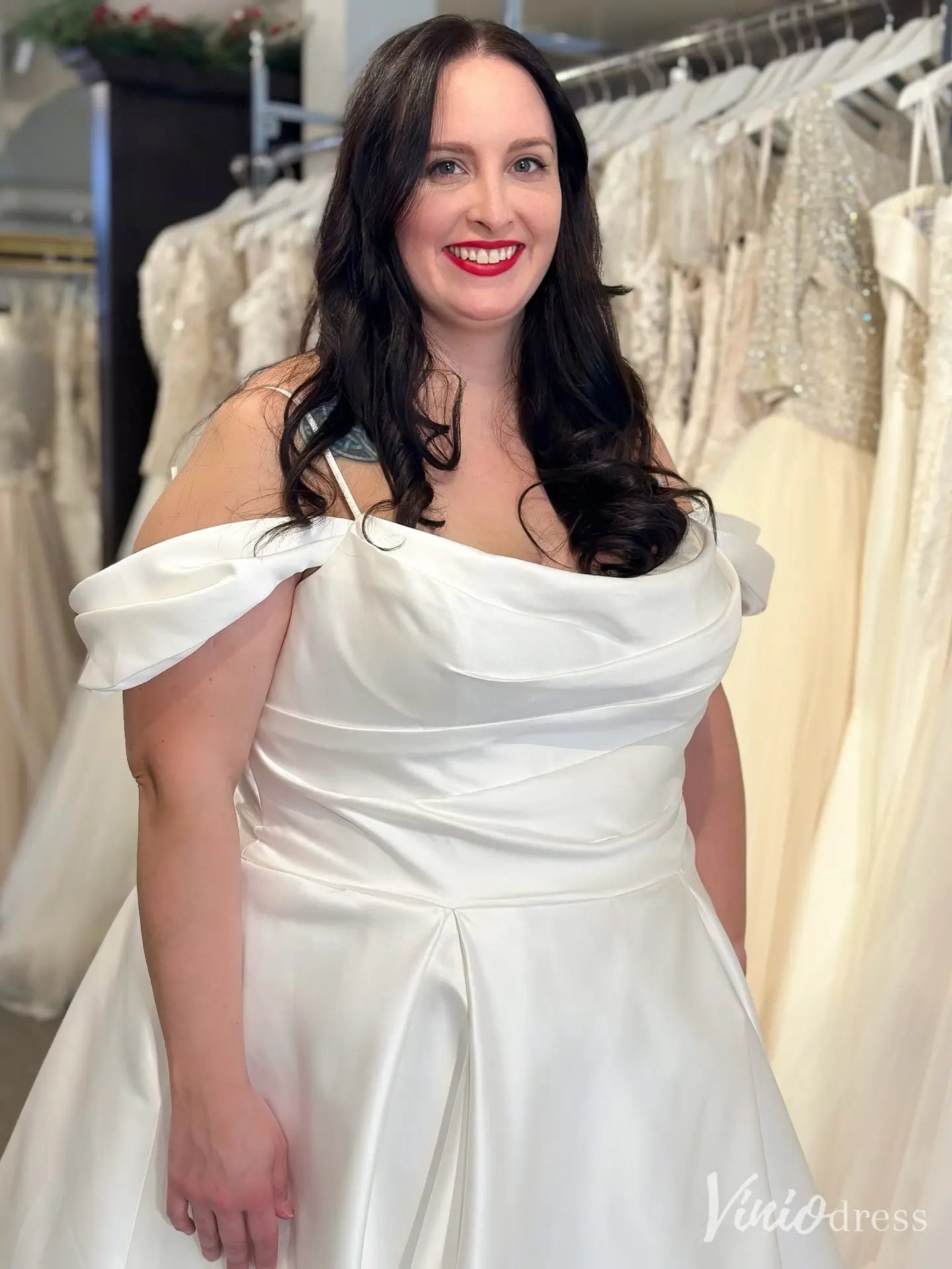 Off Shoulder Satin Simple Wedding Dress with Pockets, Plus Size, Cowl Neckline – VW2590-wedding dresses 2025 -Viniodress-Ivory-Custom Size-