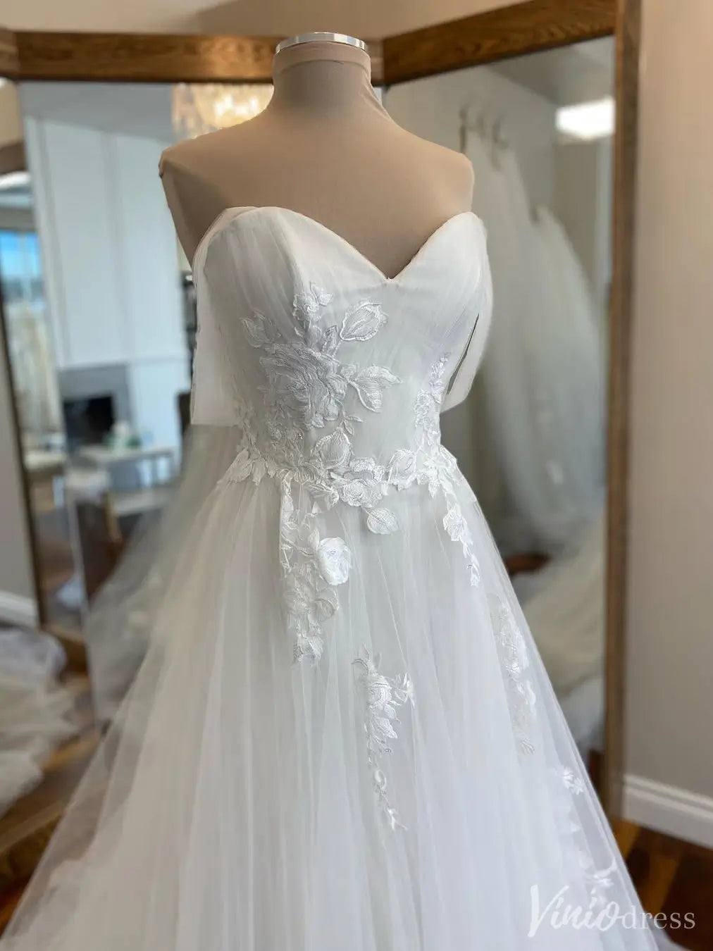 Off Shoulder Tulle Wedding Dress with Floral Appliqué and Sweetheart Neckline – VW2547-wedding dresses 2025 -Viniodress-White-Custom Size-