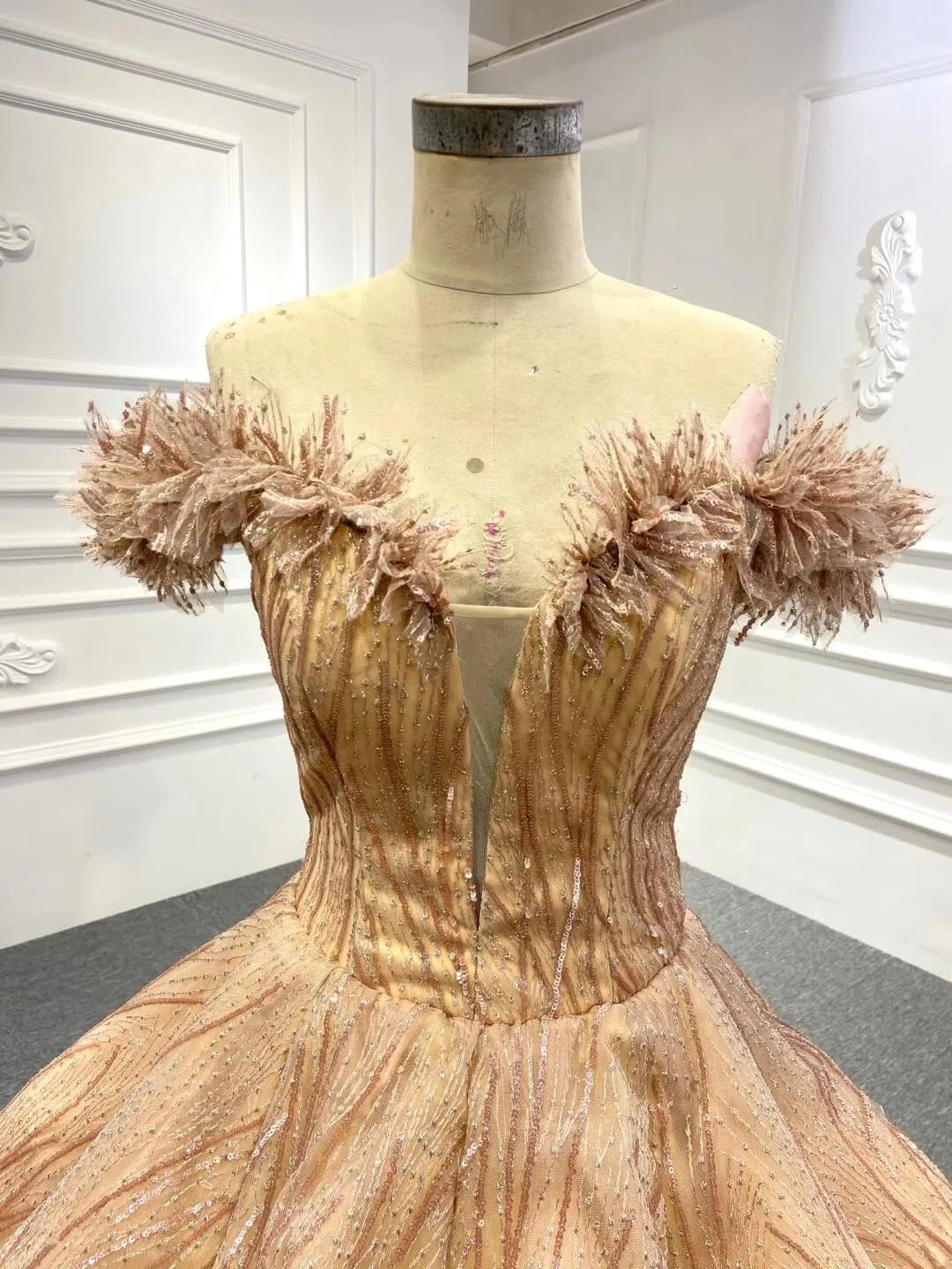 Off the Shoulder Gold Lace Quinceanera Dress Ball Gown Prom Dresses FD1136 viniodress-Quinceanera Dresses 2025 -Viniodress-Gold-Custom Size-