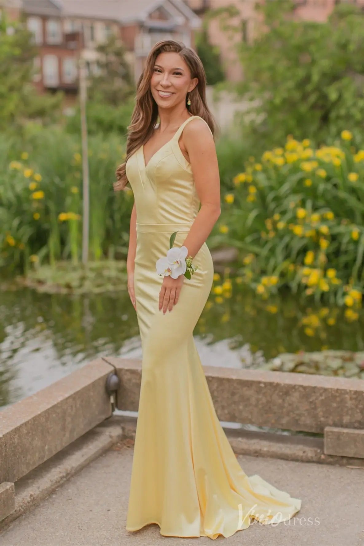 Pale Yellow Satin Prom Dress Sleek Backless Sheath Evening Gown– SS048-prom dresses 2025 -Viniodress-Yellow-Custom Size-