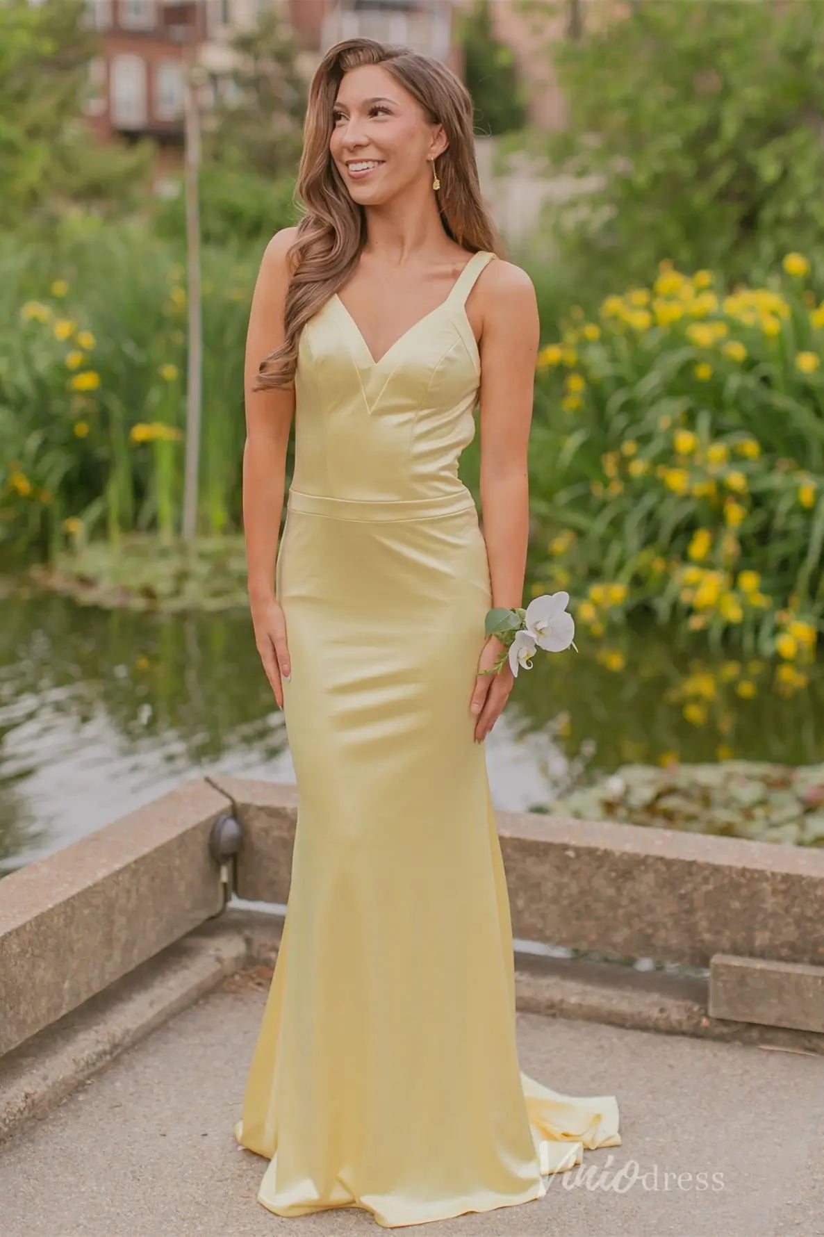 Pale Yellow Satin Prom Dress Sleek Backless Sheath Evening Gown– SS048-prom dresses 2025 -Viniodress-Yellow-Custom Size-