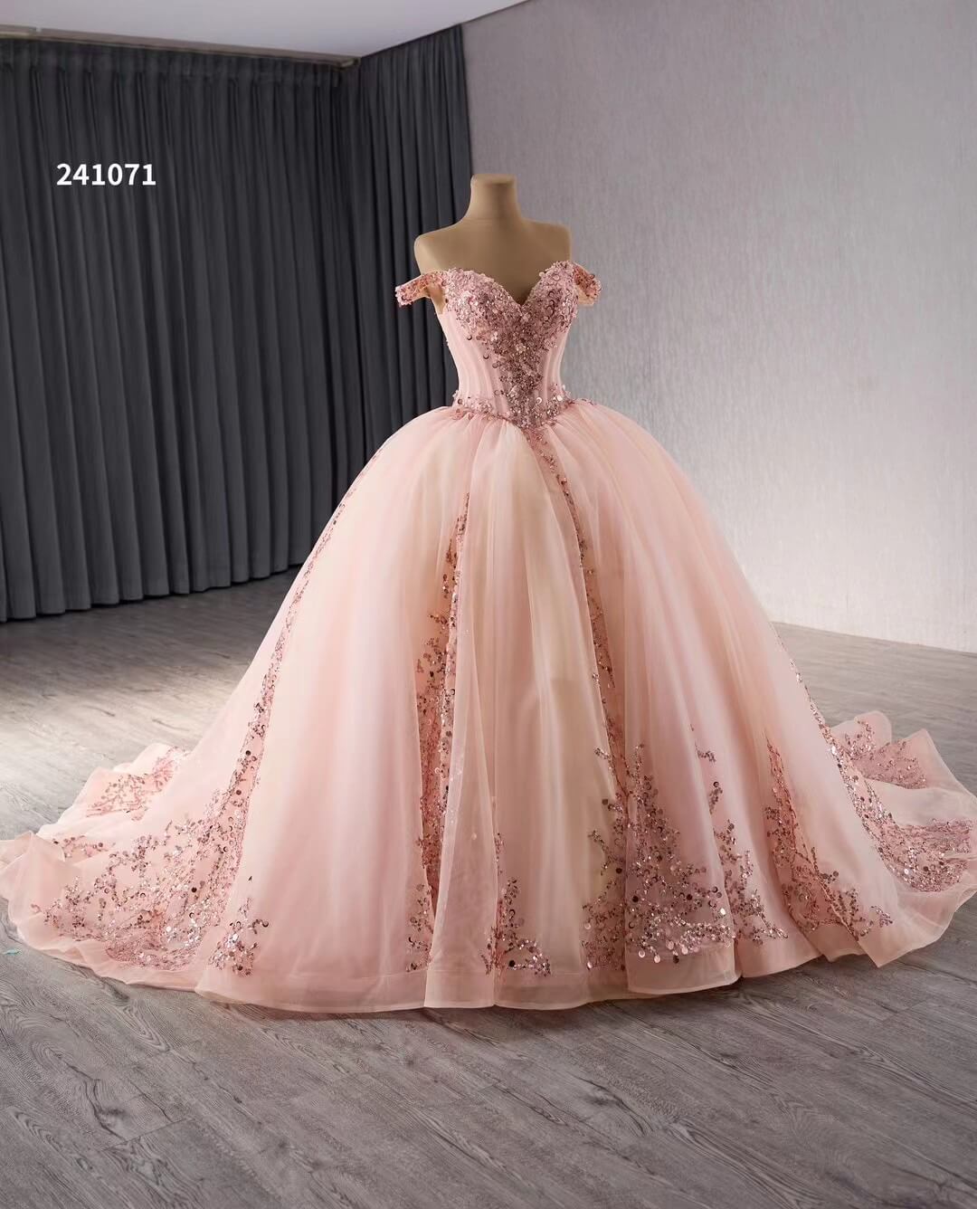 Pink Beaded Lace Tiered Wedding Gowns Removable Overskirt Off the Shoulder Quince Dress 241071-Quinceanera Dresses-Viniodress-Viniodress