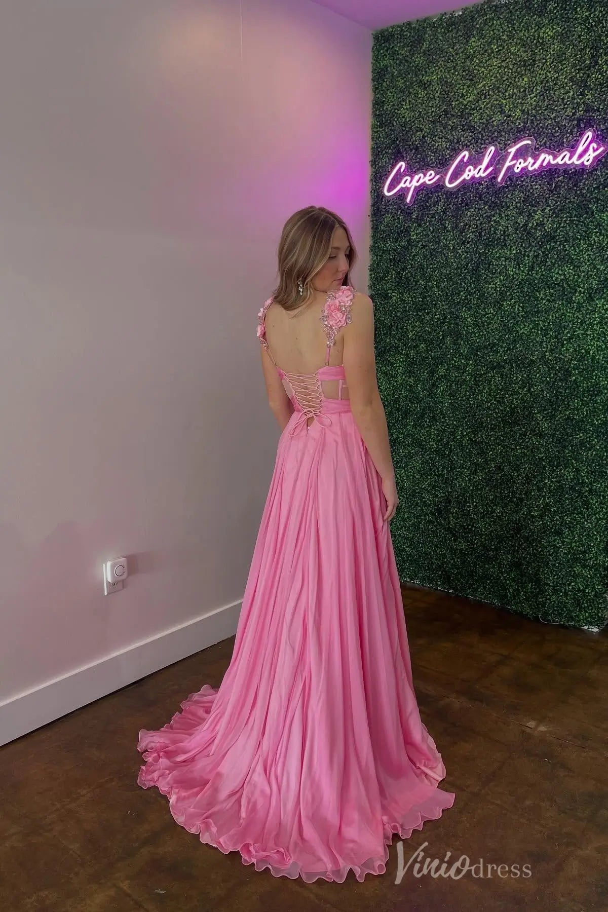 Pink Cross-Wrap Bodice Prom Dress with Side Slit, Floral Lace-Up Back and Chiffon Skirt – AS028-prom dresses 2025 -Viniodress-Pink-Custom Size-