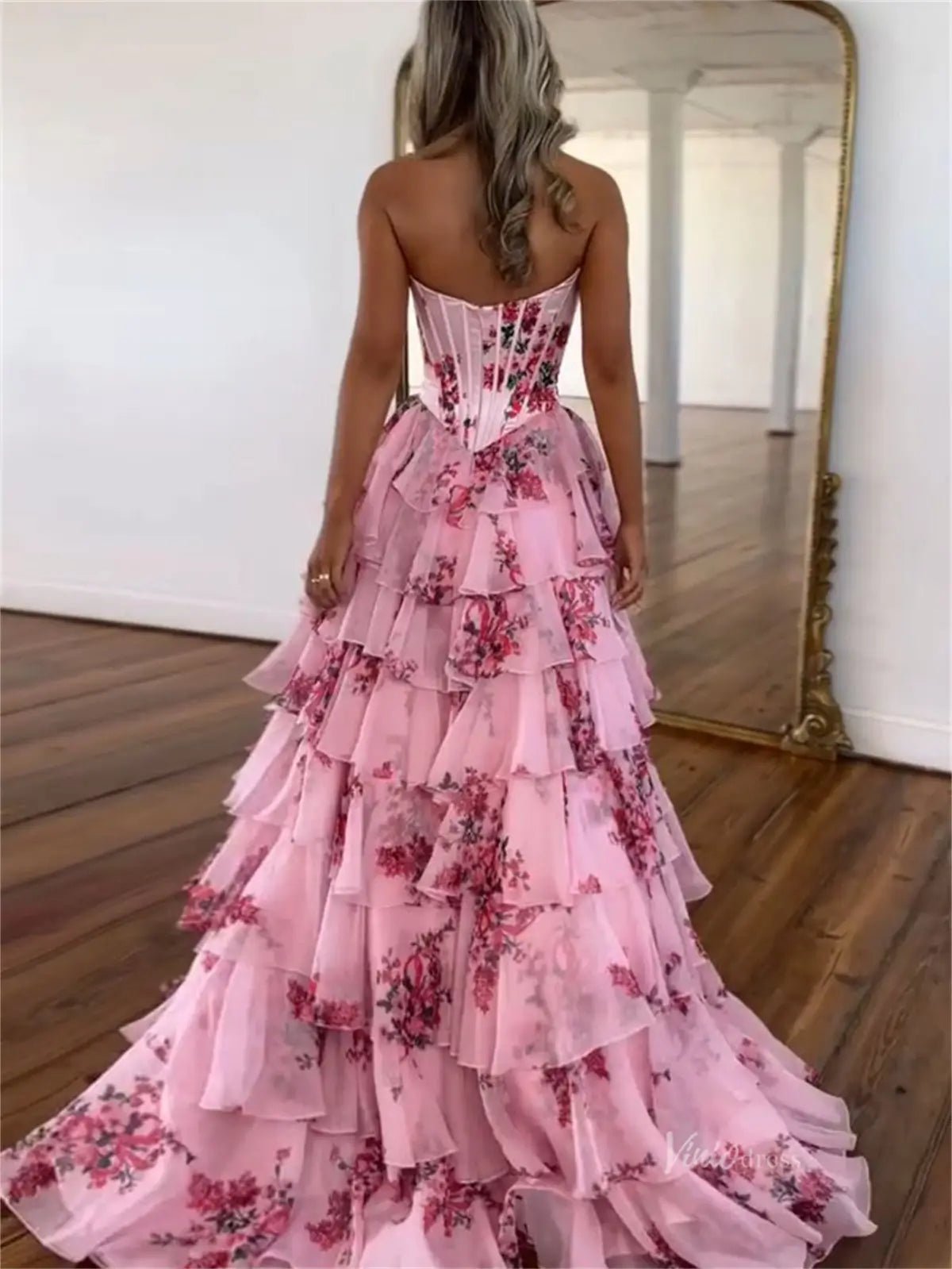 Pink Floral Chiffon Tiered Prom Dress with Slit & Sweetheart Neckline Viniodress Pink Floral Chiffon Tiered Prom Dress with Slit & Sweetheart Neckline Viniodress
