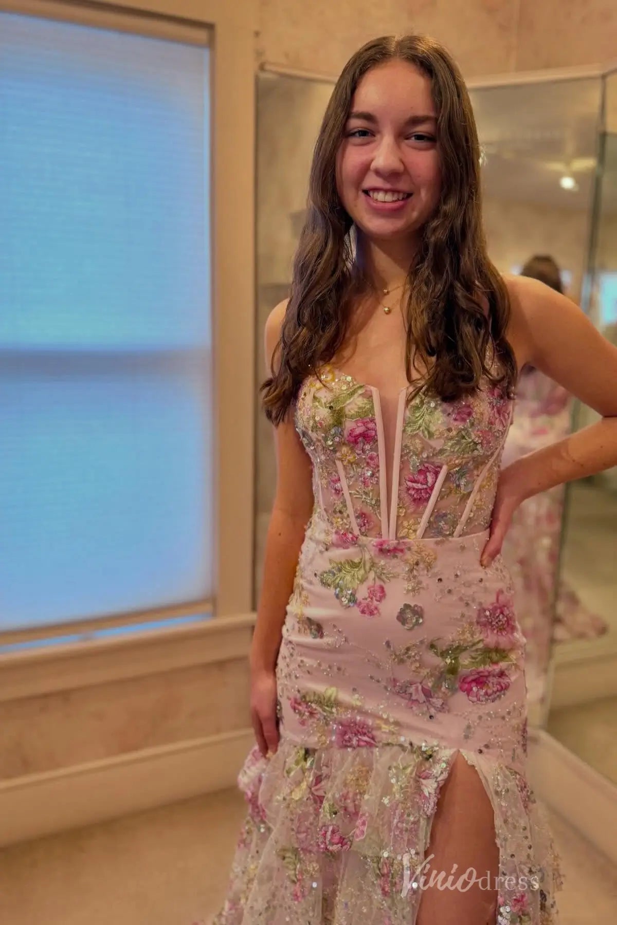 Pink Floral Embroidered Prom Dress with Plunging Neckline, Tiered Tulle Skirt, and High Slit – SS061-prom dresses 2025 -Viniodress-Pink-Custom Size-