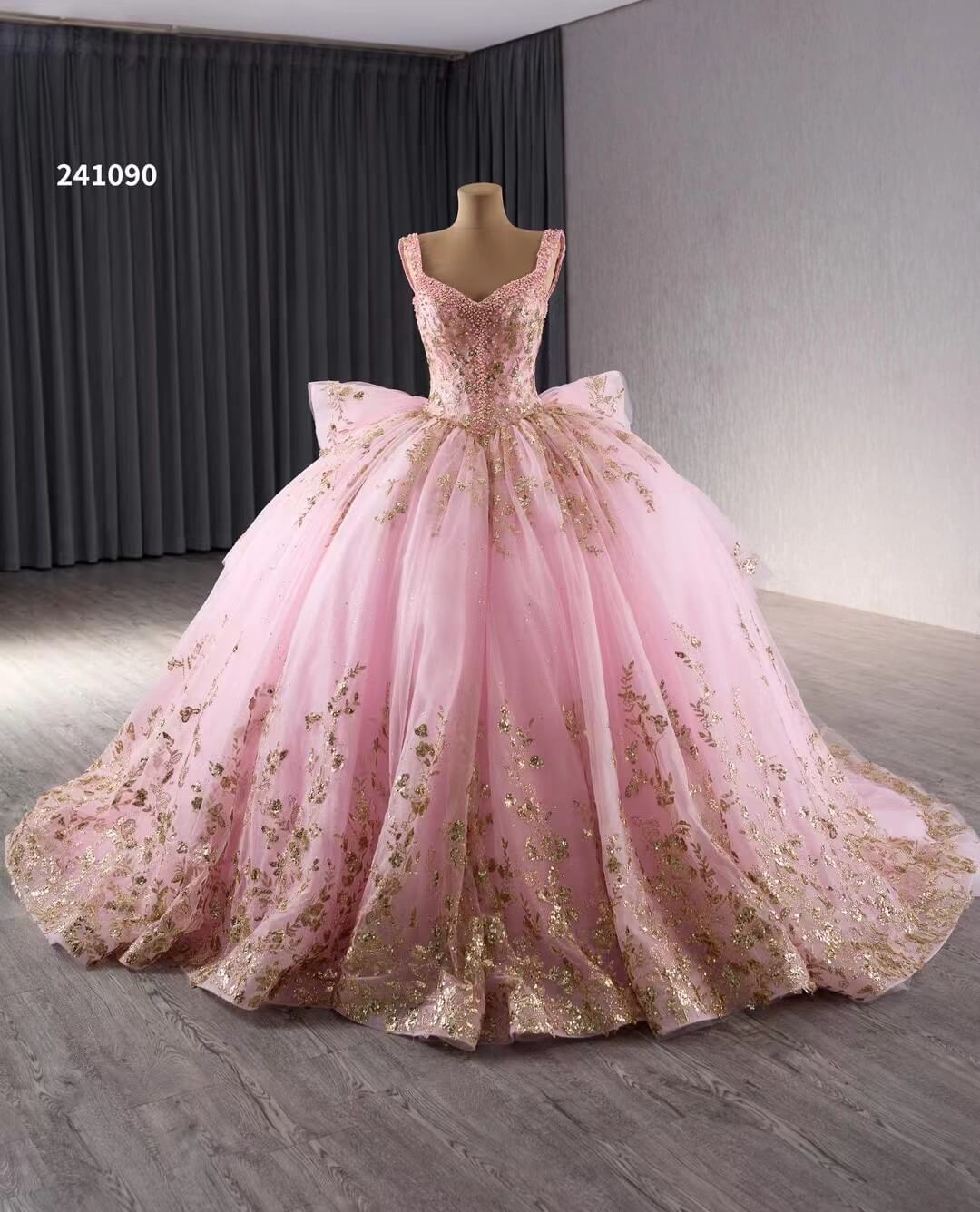 Pink Sparkly Lace Applique Beaded Wedding Gowns Tiered Layered Quince Dress 241090-Quinceanera Dresses-Viniodress-Viniodress