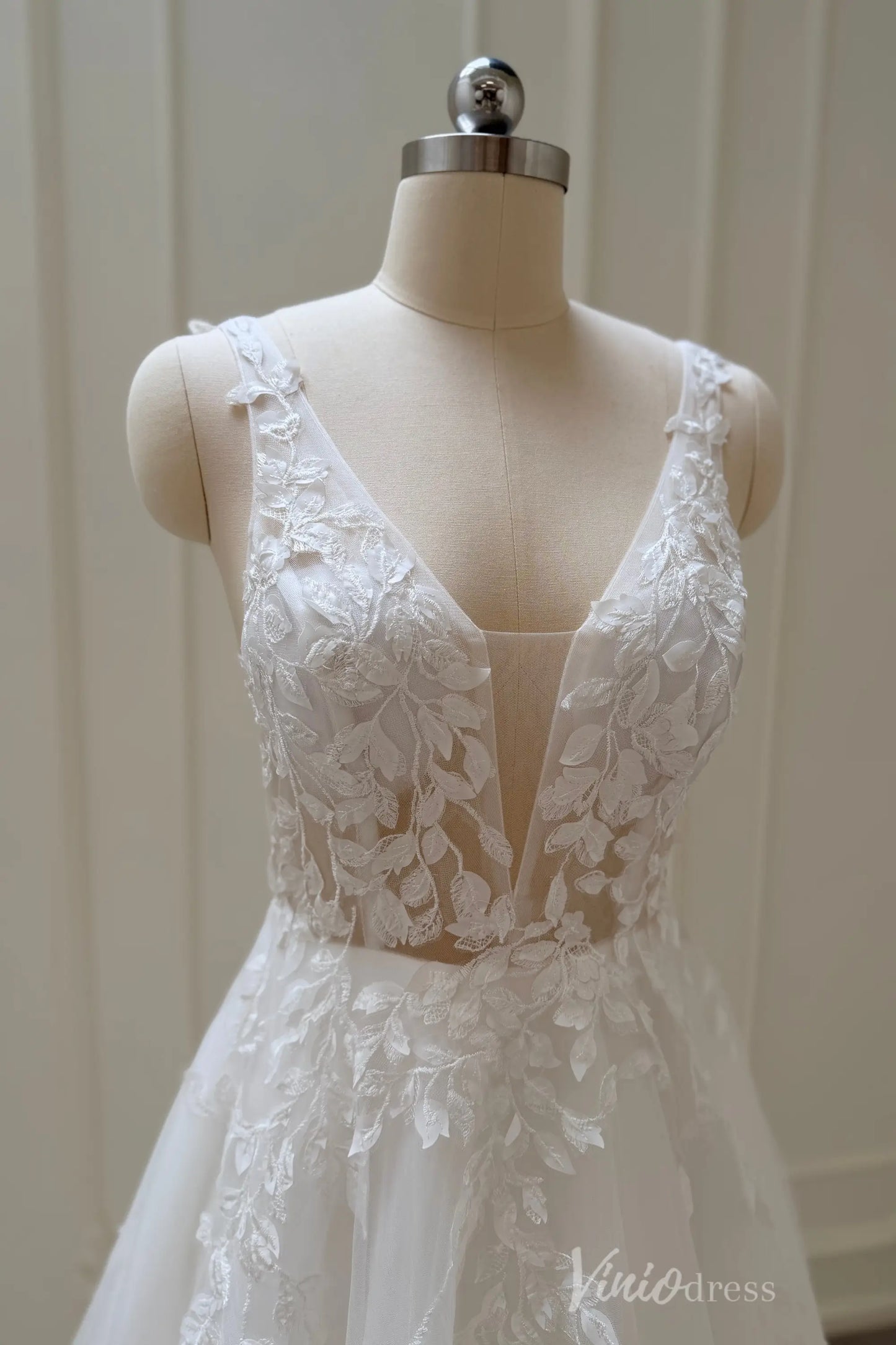 Plunging V-neck A-line Wedding Dresses Ethereal Lace Country Bridal Dresses VW1861-wedding dresses 2025 -Viniodress-Champagne-Custom Size-