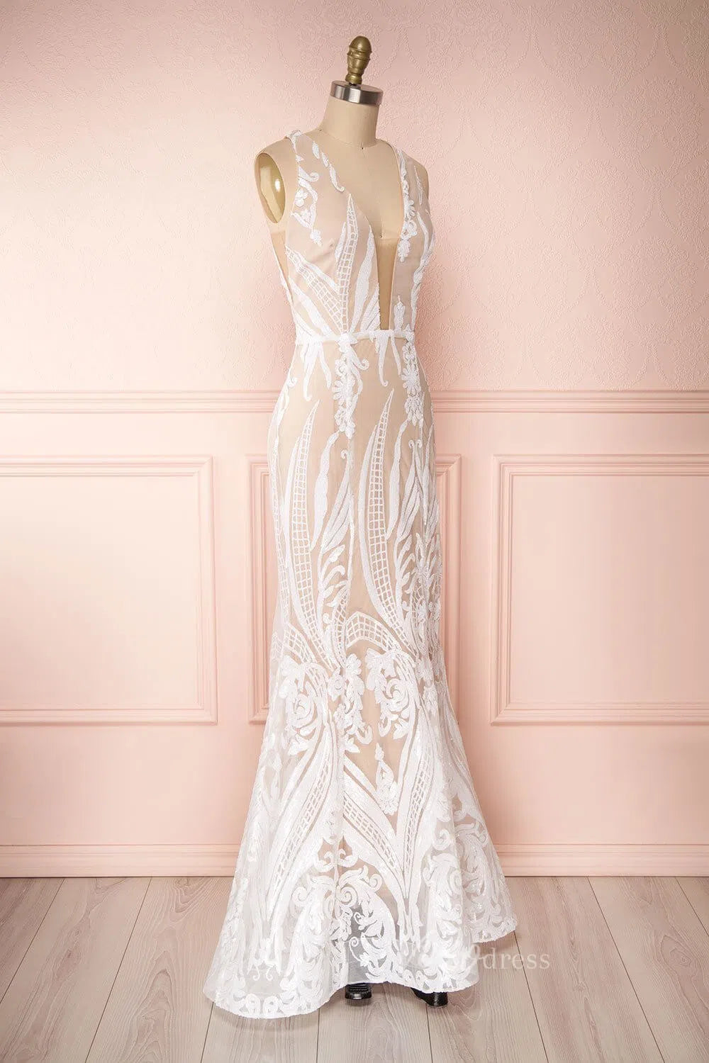 Plunging V-neck Sheath Lace Wedding Dress VW1002-wedding dresses-Viniodress-Viniodress