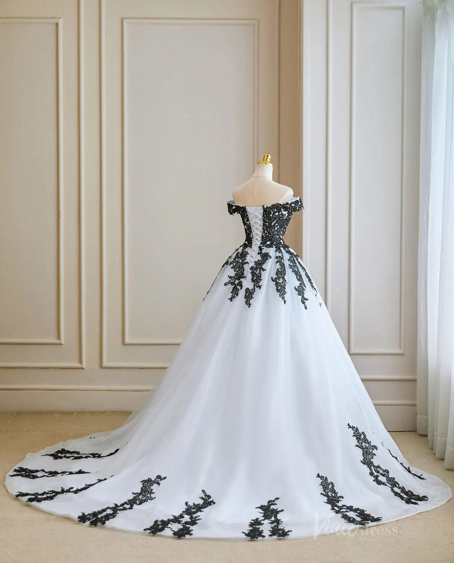 Plus Size Black and White Wedding Dress | Off-the-Shoulder Ball Gown with Corset Back & Lace Appliqués BK101-wedding dresses 2025 -Viniodress-Black-Custom Size-