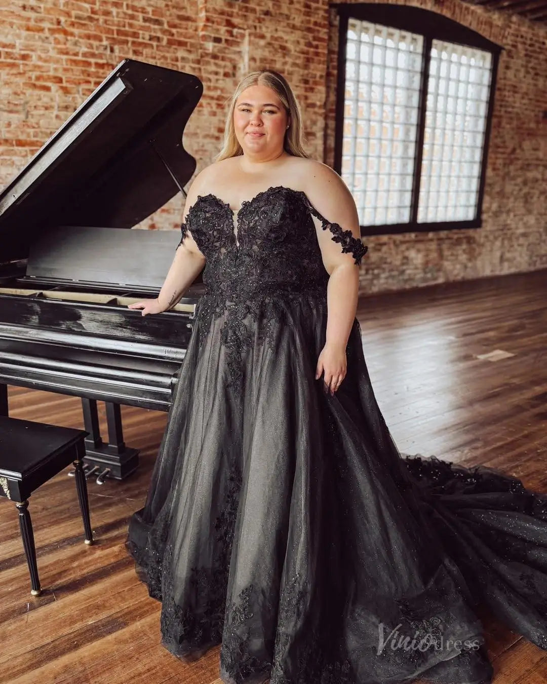 Plus Size Black Wedding Dress | Off-the-Shoulder A-Line Gown with Lace Appliqués, Chapel Train BK107-wedding dresses 2025 -Viniodress-Black-Custom Size-