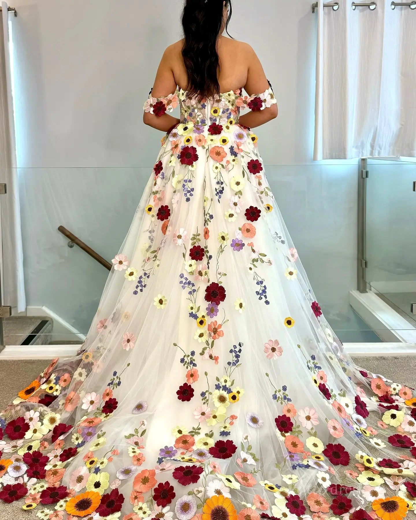 Plus Size Colorful Floral Wedding Dress | Off-the-Shoulder Sweetheart Gown with Chapel Train FW162-wedding dresses 2025 -Viniodress-Floral-Custom Size-