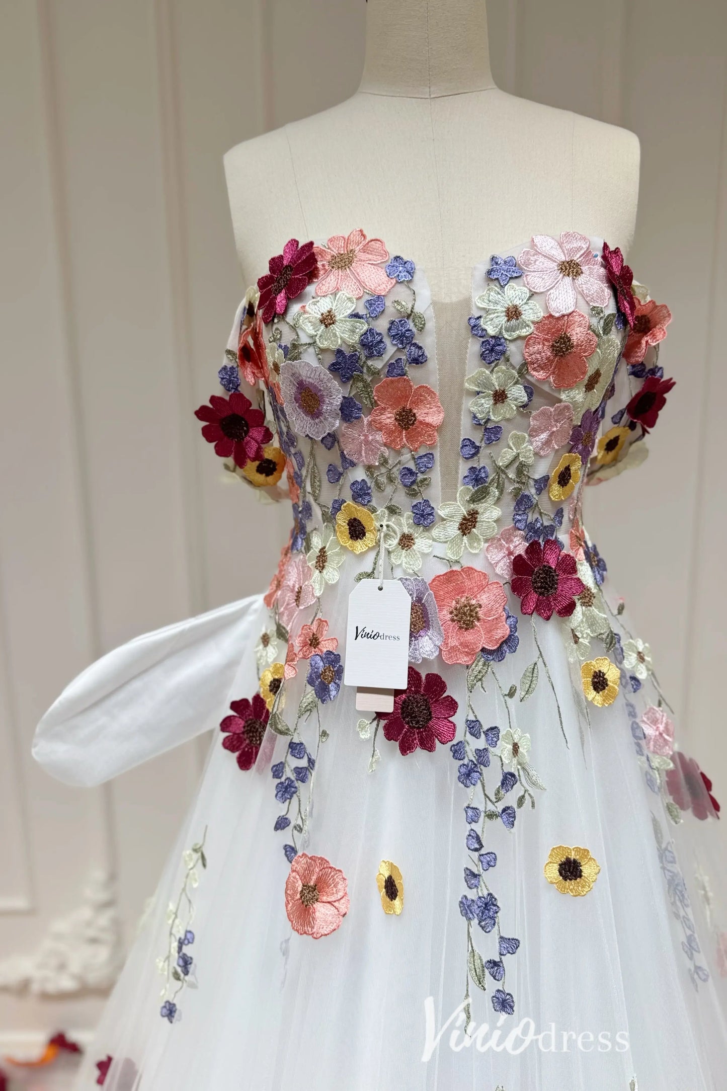 Plus Size Colorful Floral Wedding Dress | Off-the-Shoulder Sweetheart Gown with Chapel Train FW162-wedding dresses 2025 -Viniodress-Floral-Custom Size-