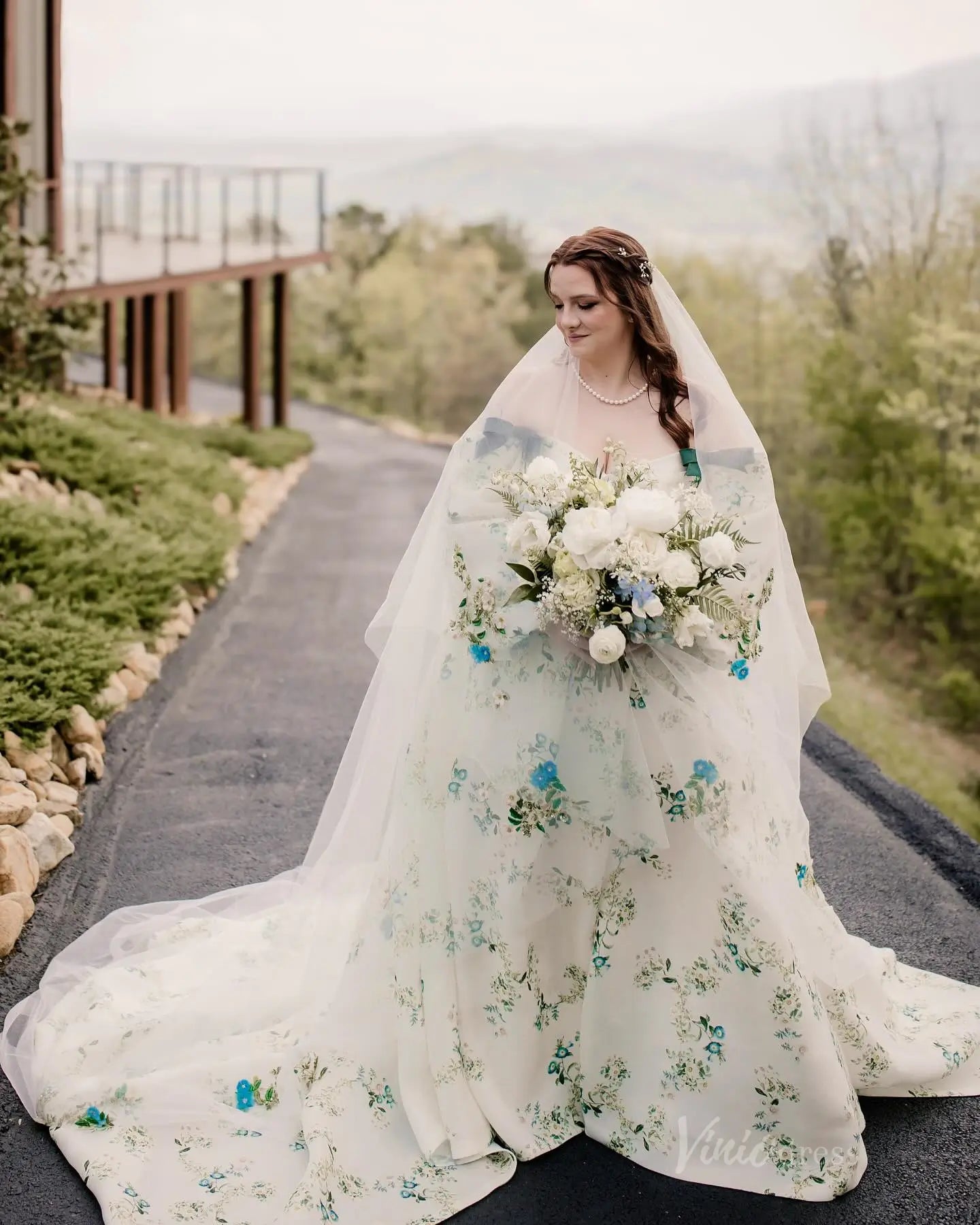 Plus Size Green Floral Wedding Dress | Off-the-Shoulder Gown with Puff Sleeves,Bows, Cathedral Train FW130-wedding dresses 2025 -Viniodress-Floral-Custom Size-