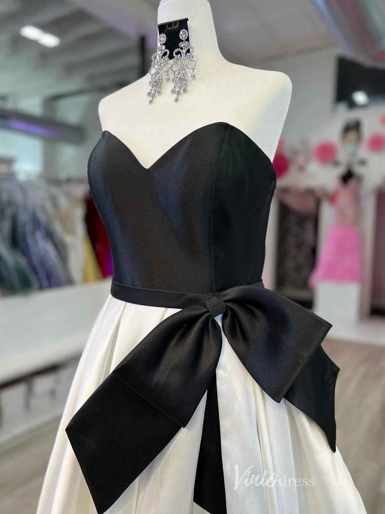 Black and White Satin Prom Dresses with High Slit Bow Waist FD4103 - Viniodressprom dressesIvoryCustom Size - Formal Dresses - Ball Gowns