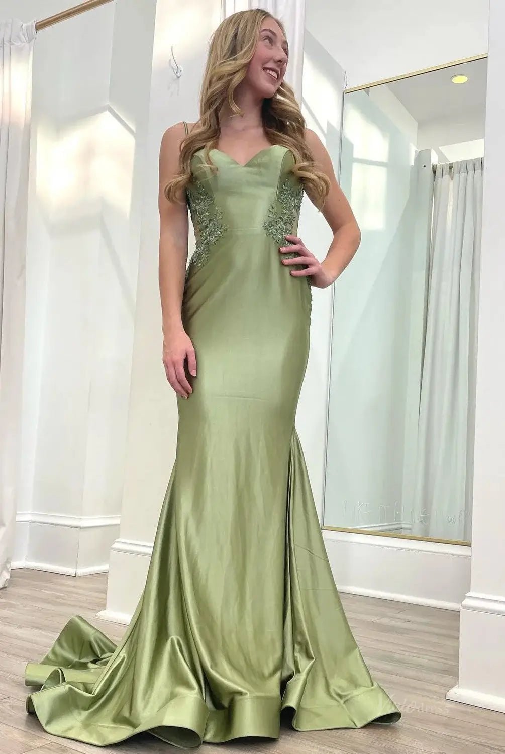 Elegant Satin Mermaid Prom Dresses 2025 with V - Neck, Lace Applique & Spaghetti Strap – FD5061 - Viniodressprom dressesGreenCustom Size - Formal Dresses - Ball Gowns