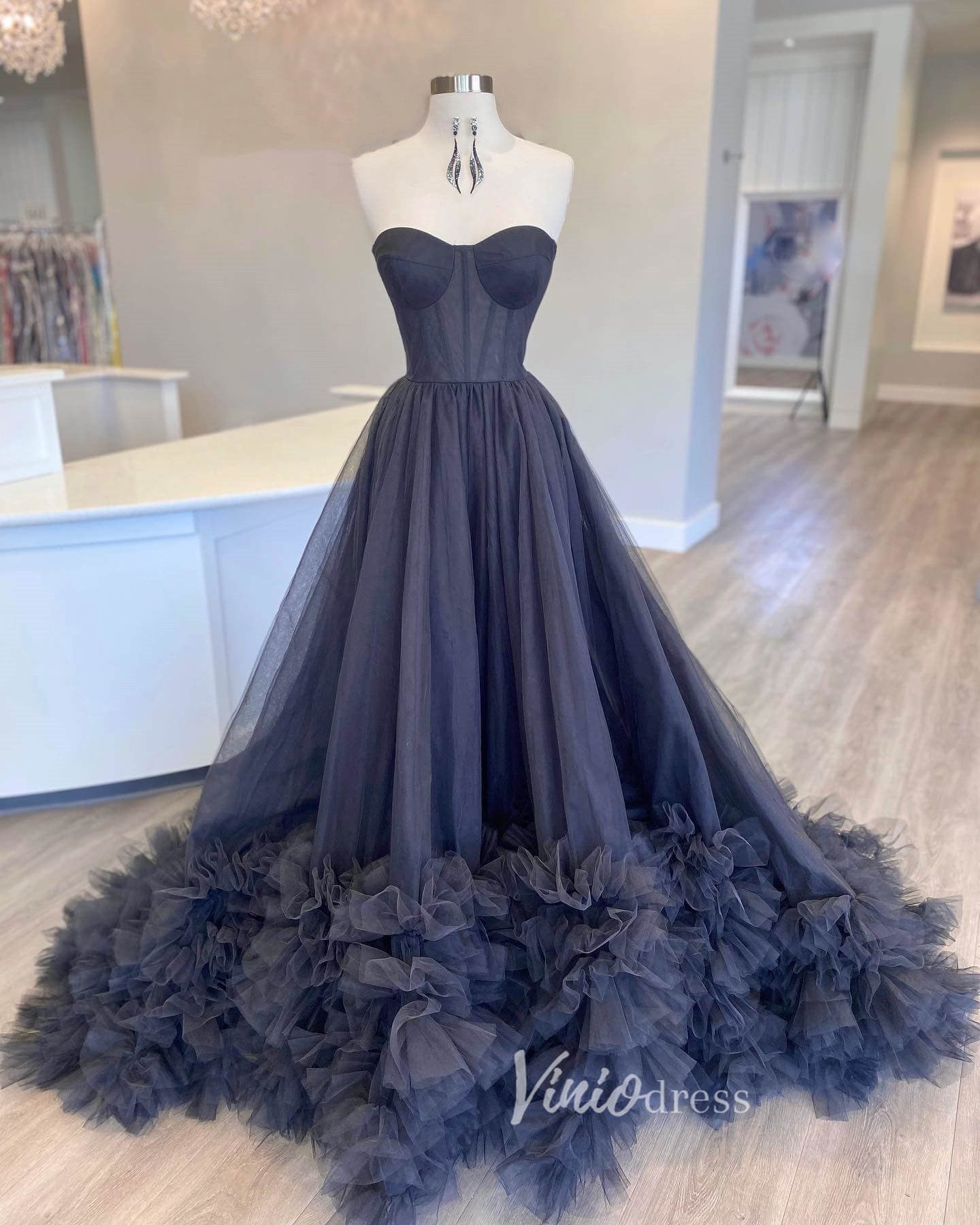 Gorgeous Black Tiered Prom Dresses Strapless Ruffle Tulle Ball Gown FD3616 - Viniodressprom dressesBlackCustom Size - Formal Dresses - Ball Gowns