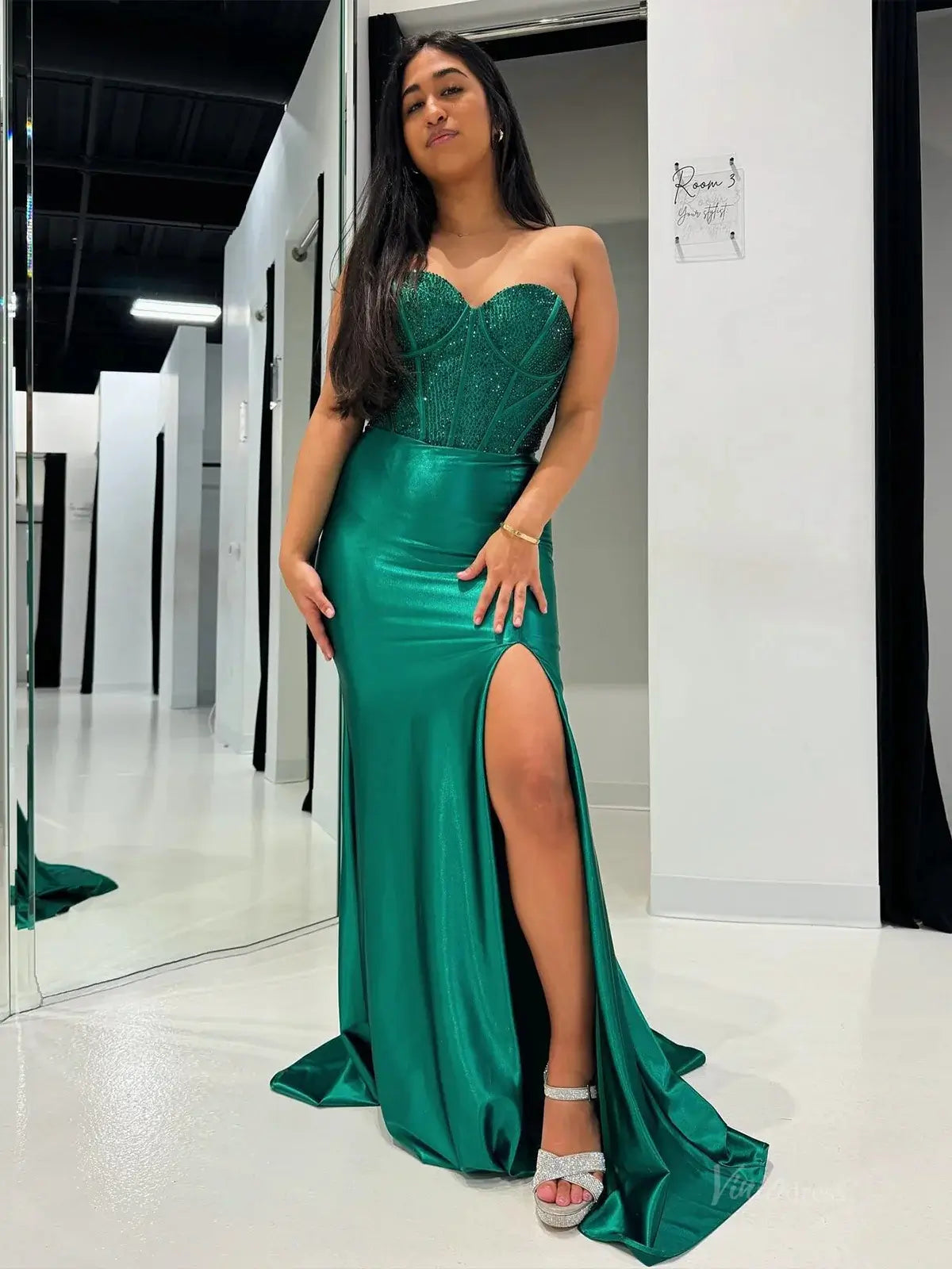 Green Strapless Satin Mermaid Prom Dresses 2025 with Slit, Sweetheart Neck & Beaded Boned Bodice – FD5050