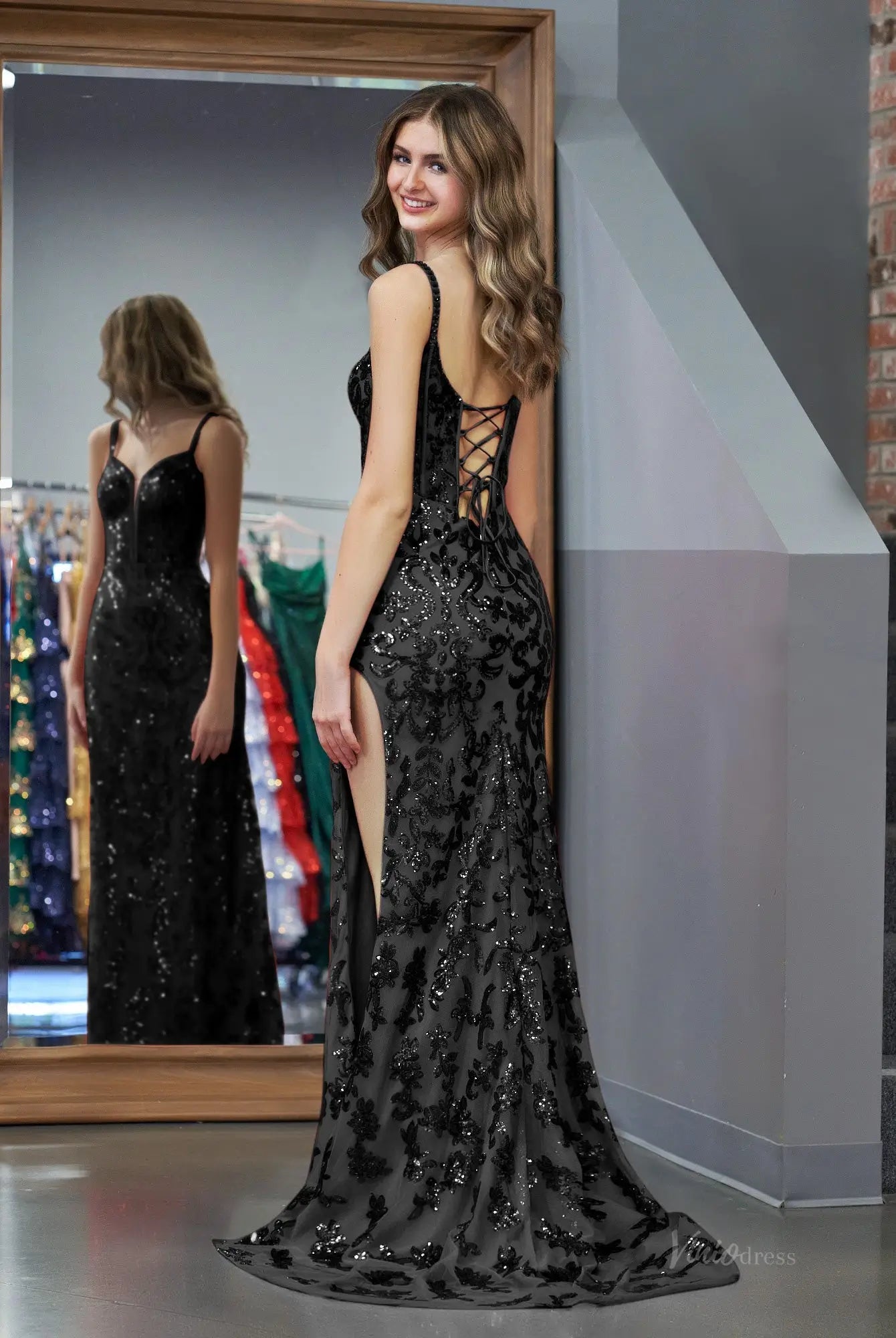 Stunning Sparkly Lace Mermaid Prom Dress 2025 with Slit, Spaghetti Strap & Plunging V-Neck  – FD5032