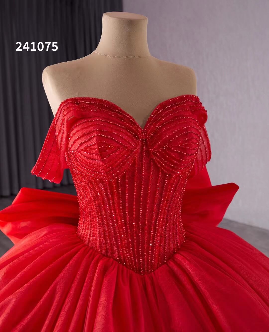 Red Off the Shoulder Bow Wedding Gowns Lace Beaded Quinceanera Dress 241075-Quinceanera Dresses-Viniodress-Viniodress