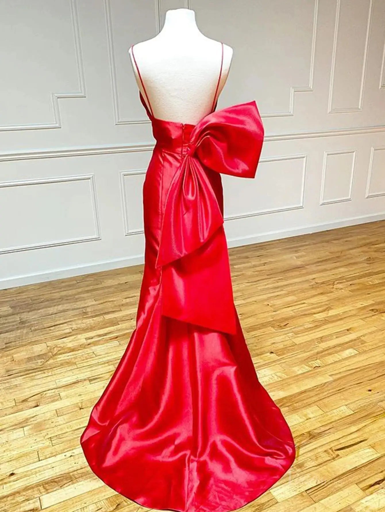 Red Satin Sheath Prom Dresses 2025 with Spaghetti Strap, Sweetheart Neck & Bow Tie – FD5065 - Viniodressprom dressesRedCustom Size - Formal Dresses - Ball Gowns