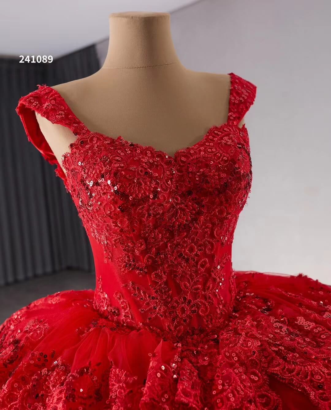 Red Sparkly Lace Applique Tiered Wedding Gowns Off the Shoulder Quince Dress 241089-Quinceanera Dresses-Viniodress-Viniodress