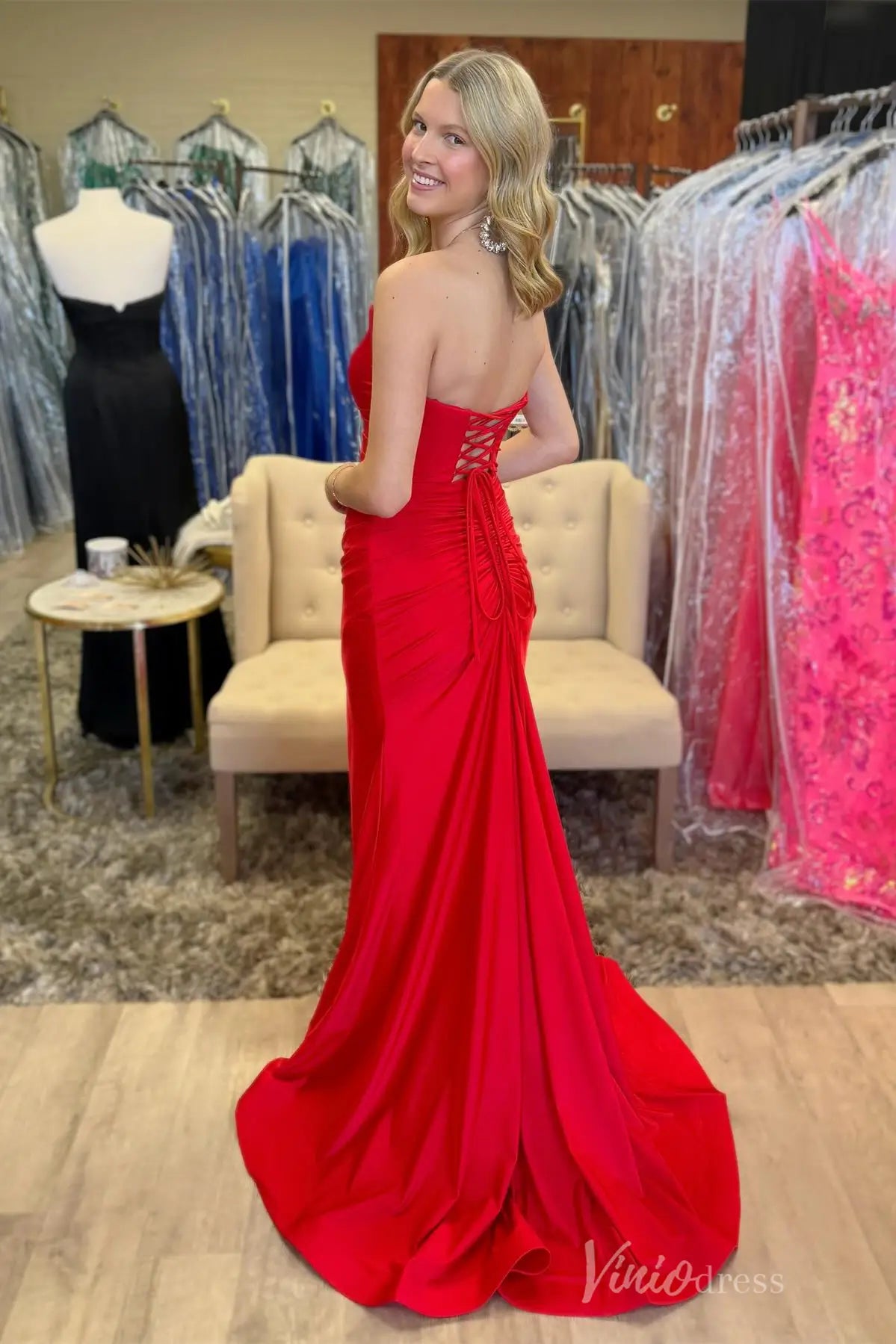 Red Strapless Prom Dress with Sweetheart Neckline, Ruched Satin Bodice, High Slit & Lace-Up Back – SS034-prom dresses 2025 -Viniodress-Red-Custom Size-