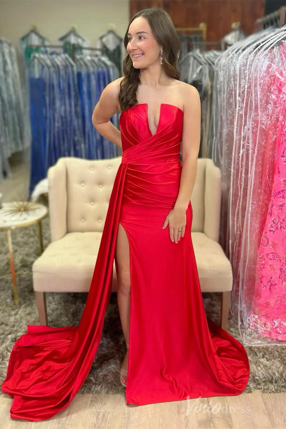 Red Strapless Satin Prom Dress with Plunging Neckline, Side Sash, High Slit – SS041-prom dresses 2025 -Viniodress-Red-Custom Size-