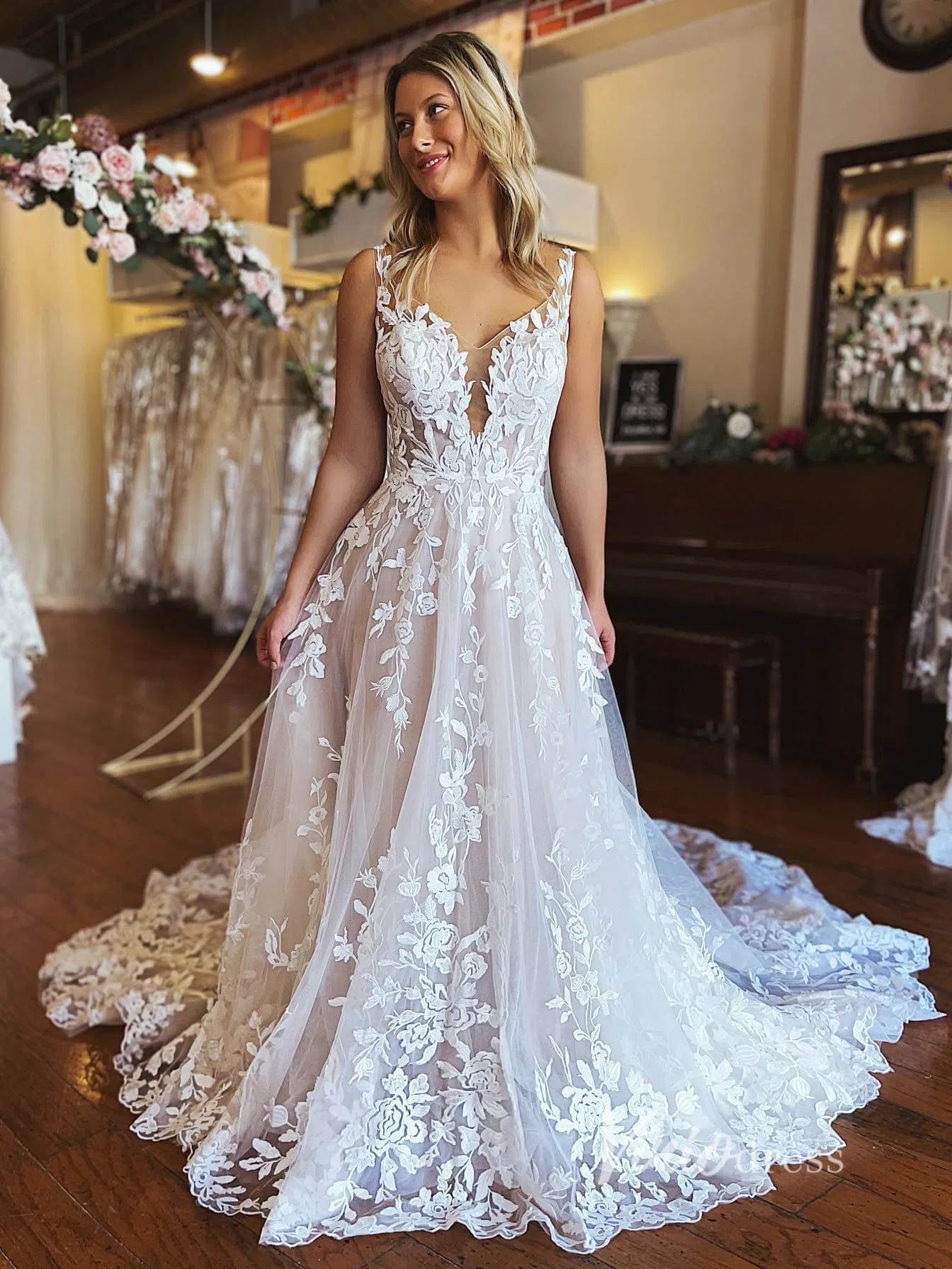 Romantic A-Line Tulle Wedding Dress | Lace Appliqué Gown Backless & Chapel Train VW2132-wedding dresses 2025 -Viniodress-Ivory-Custom Size-