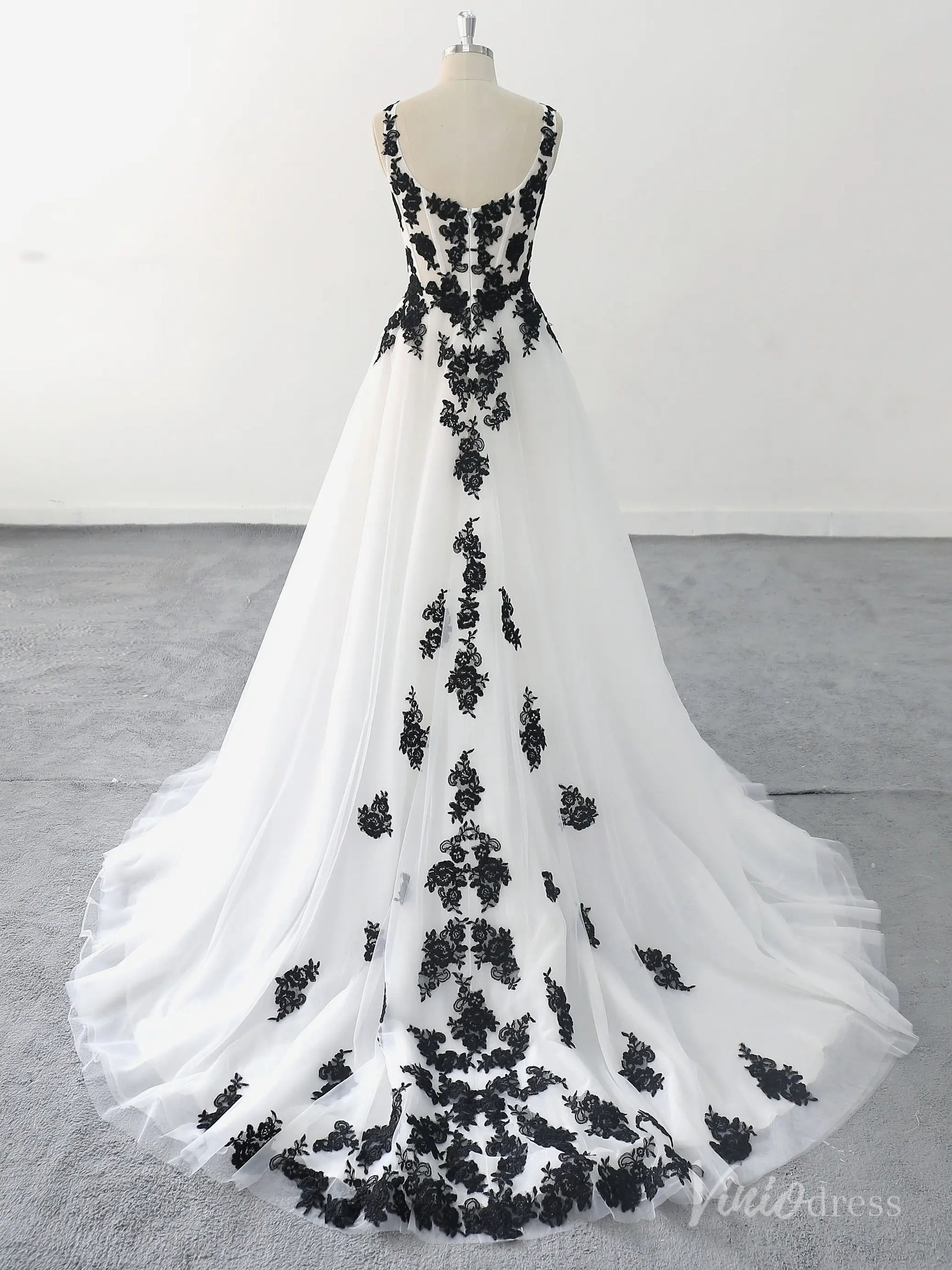 Romantic Black Lace Appliqued White Wedding Dress with Scoop Neckline and Chapel Train – BK121-wedding dresses 2025 -Viniodress-Ivory-Custom Size-