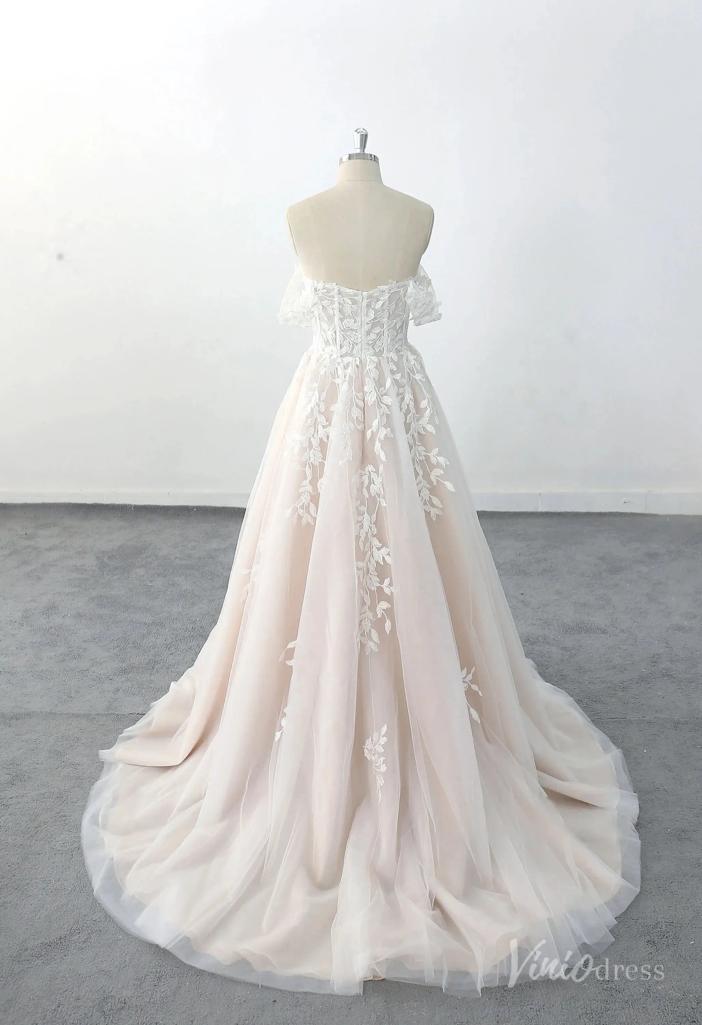 Romantic Blush Off-Shoulder Wedding Dress with Sheer Corset Bodice, Floral Lace Appliqués & Chapel Train – LA140-wedding dresses 2025 -Viniodress-Blush-Custom Size-