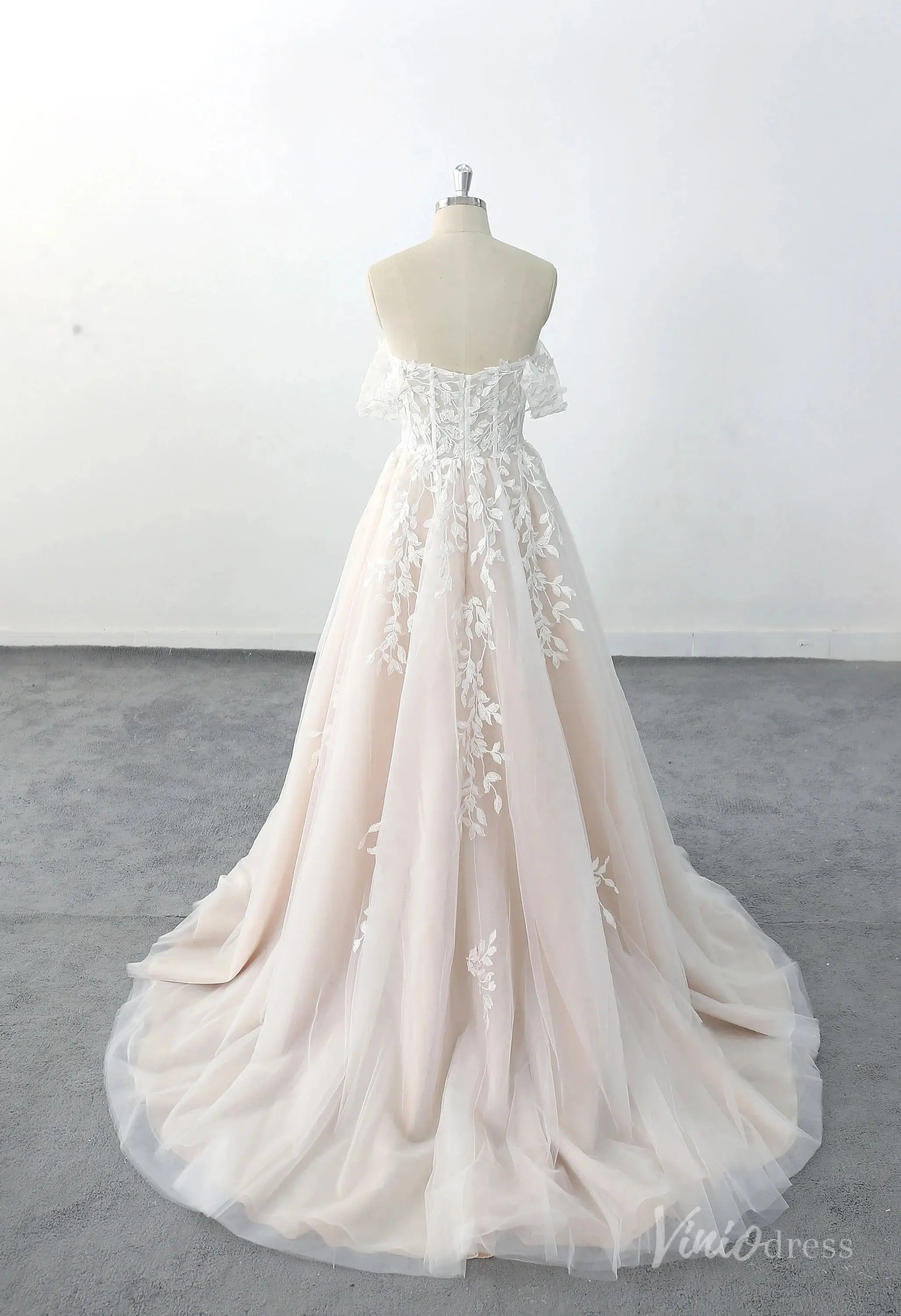 Romantic Blush Off-Shoulder Wedding Dress with Sheer Corset Bodice, Floral Lace Appliqués & Chapel Train – LA140-wedding dresses 2025 -Viniodress-Blush-Custom Size-