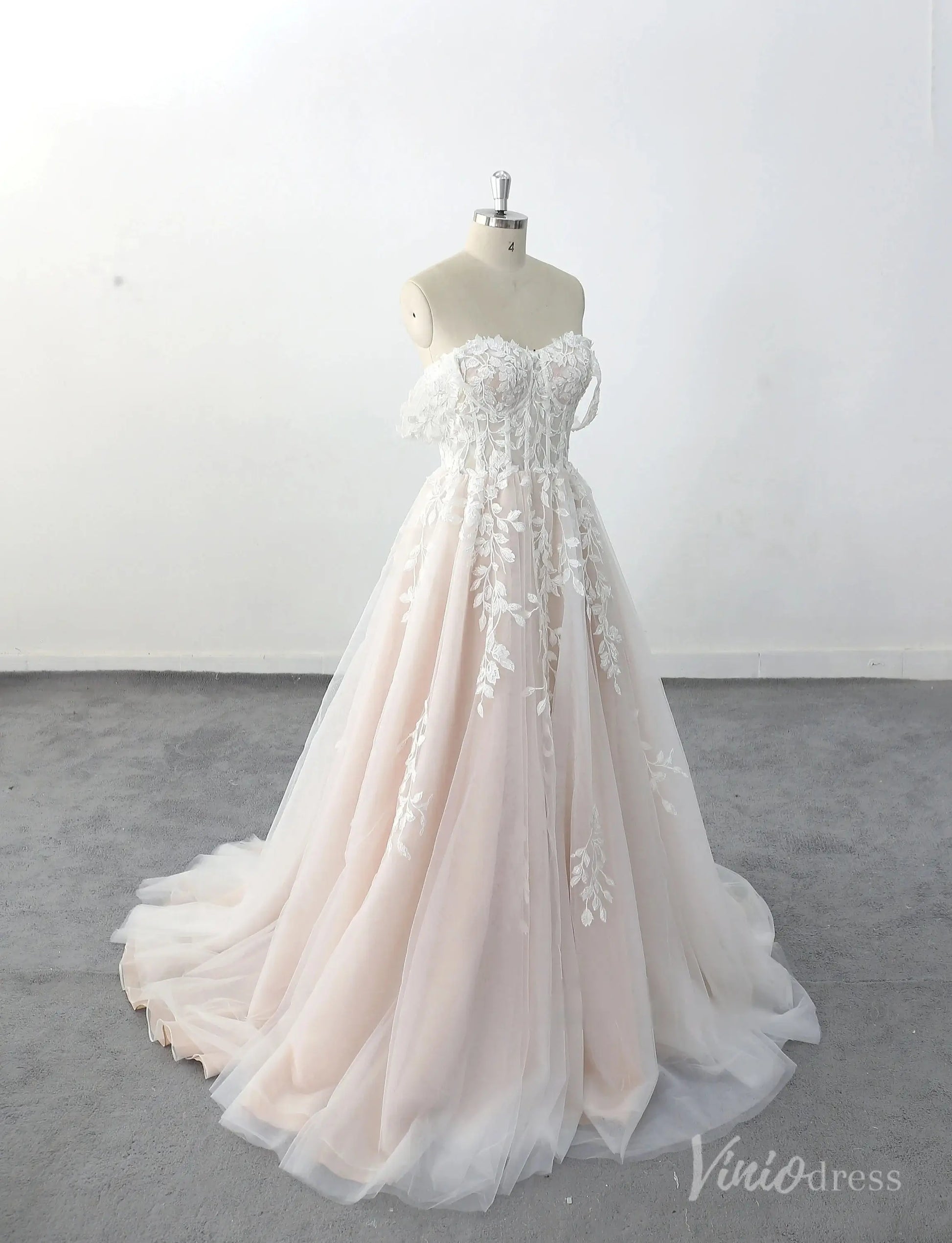 Romantic Blush Off-Shoulder Wedding Dress with Sheer Corset Bodice, Floral Lace Appliqués & Chapel Train – LA140-wedding dresses 2025 -Viniodress-Blush-Custom Size-