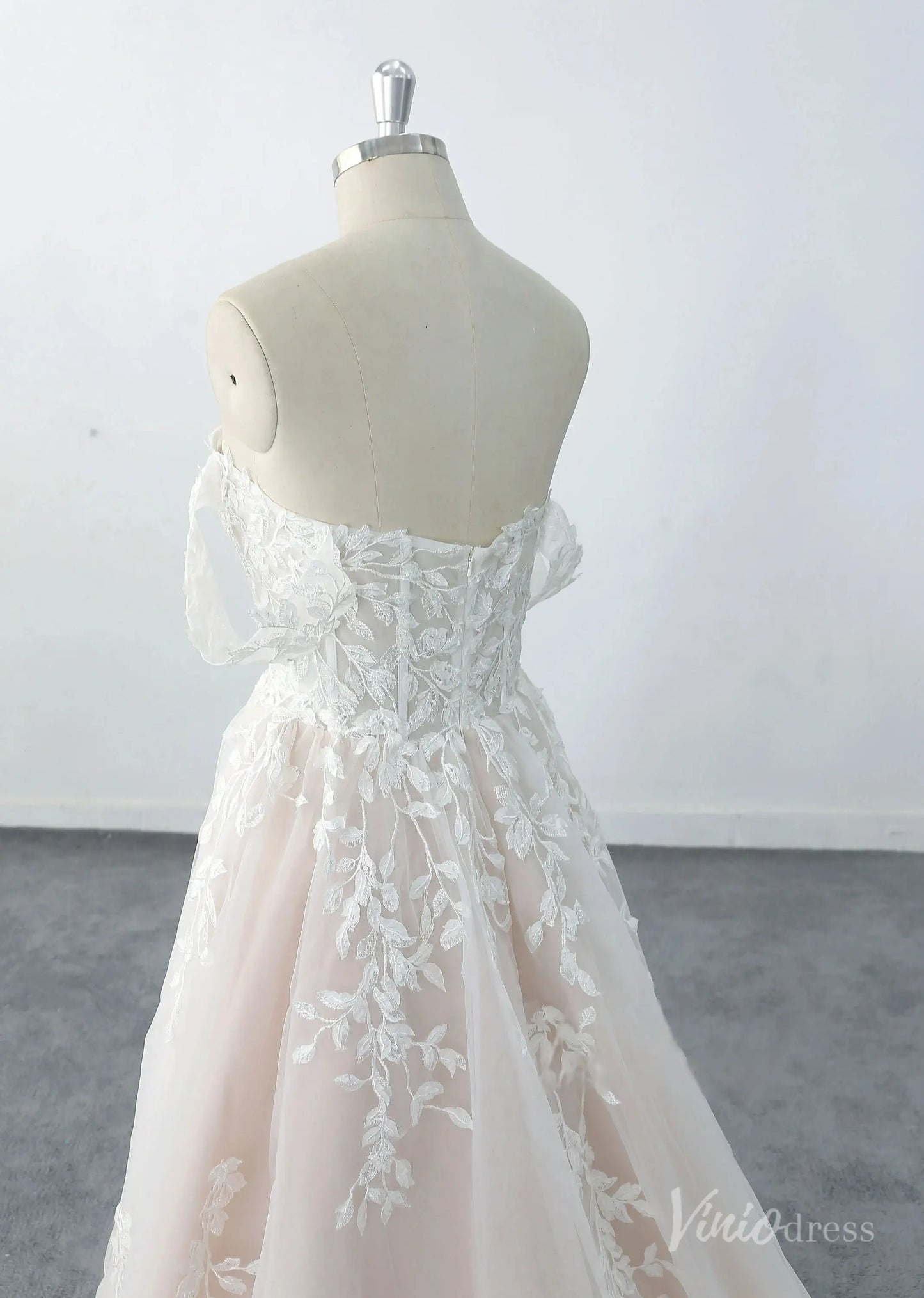 Romantic Blush Off-Shoulder Wedding Dress with Sheer Corset Bodice, Floral Lace Appliqués & Chapel Train – LA140-wedding dresses 2025 -Viniodress-Blush-Custom Size-