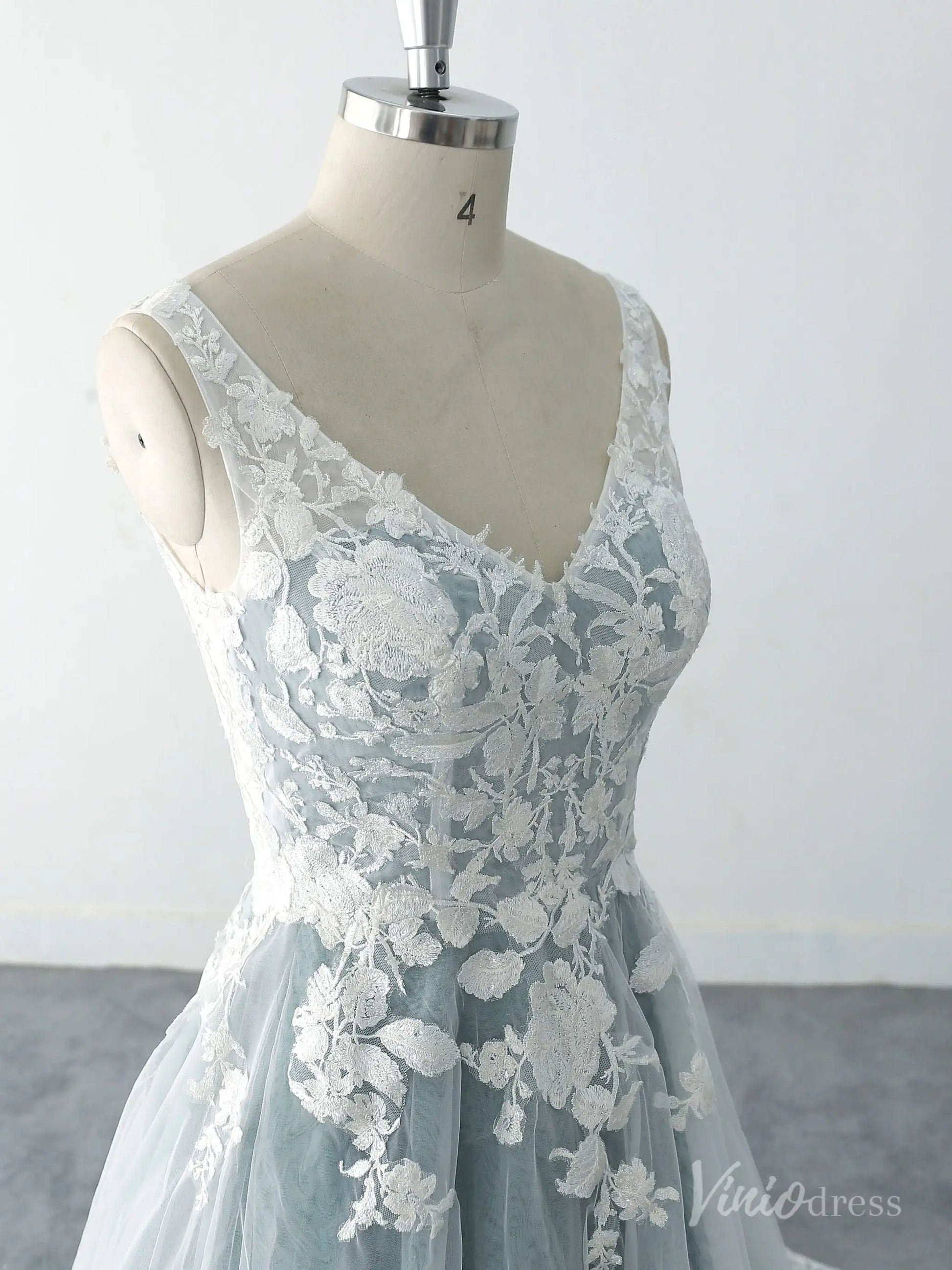Romantic Dusty Blue Wedding Dress with Floral Lace Appliques, V-Neck Bodice, and Scalloped Lace Hem – FW219-wedding dresses 2025 -Viniodress-Dusty Blue-Custom Size-
