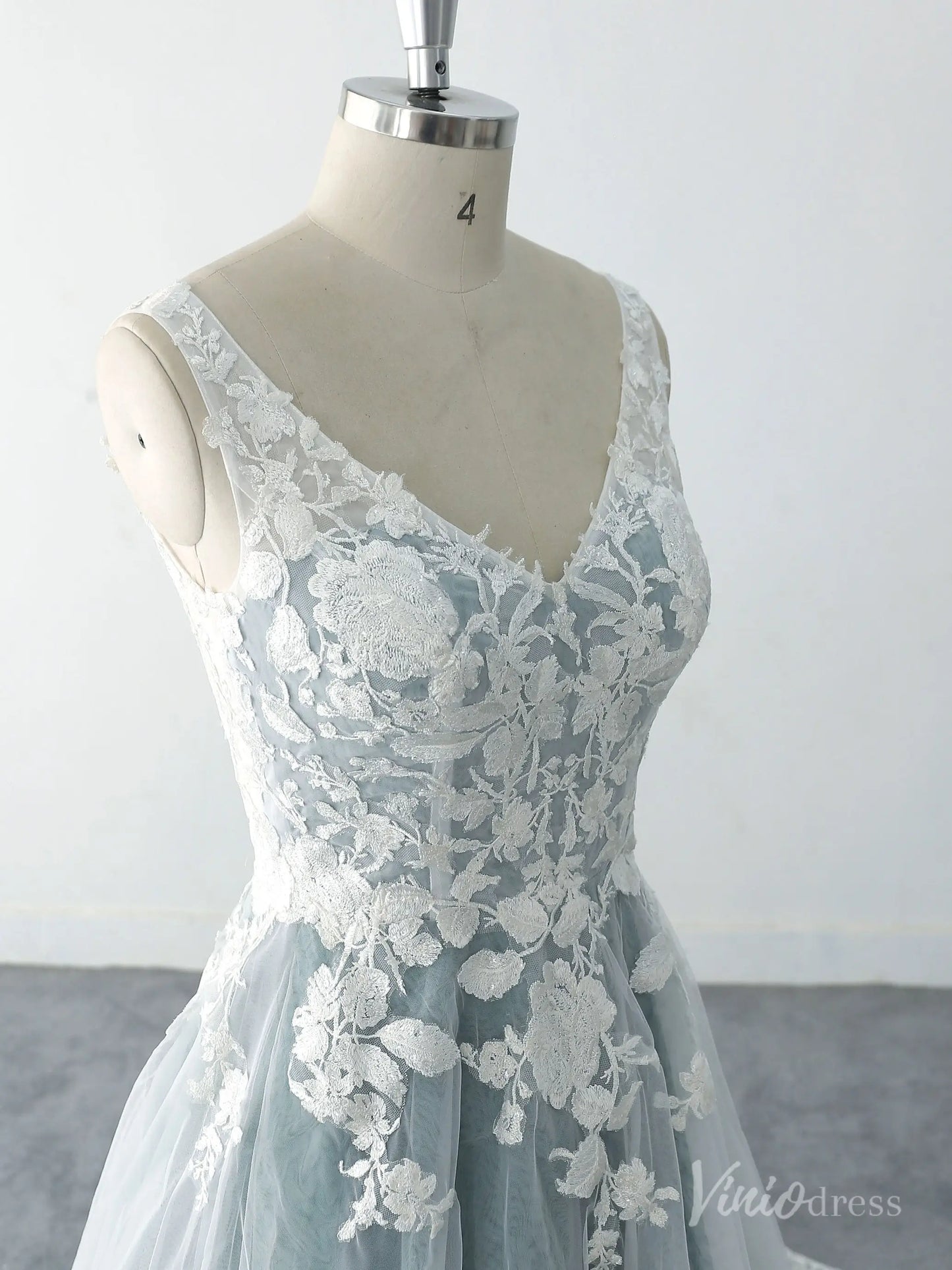 Romantic Dusty Blue Wedding Dress with Floral Lace Appliques, V-Neck Bodice, and Scalloped Lace Hem – FW219-wedding dresses 2025 -Viniodress-Dusty Blue-Custom Size-