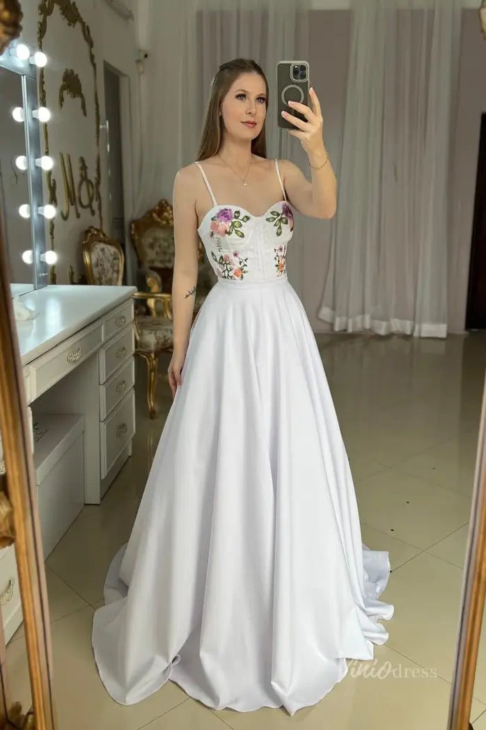 Romantic Floral Embroidered A-Line Wedding Dress with Sweetheart Bustier, Spaghetti Straps & Flowing Chapel Train – FW253-wedding dresses 2025 -Viniodress-White-Custom Size-